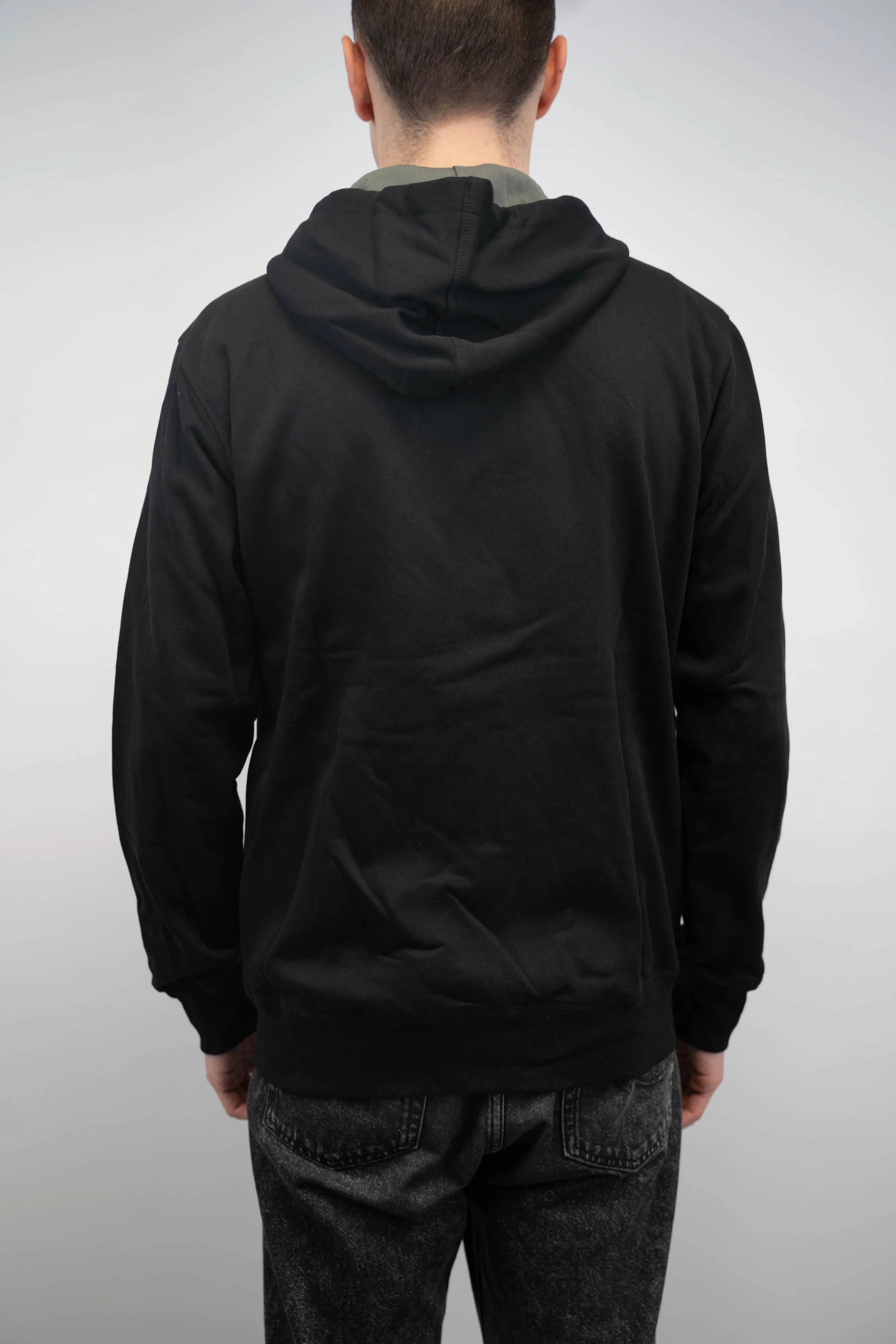 2025-11-16_Hans Kvam_Merch-115.jpg
