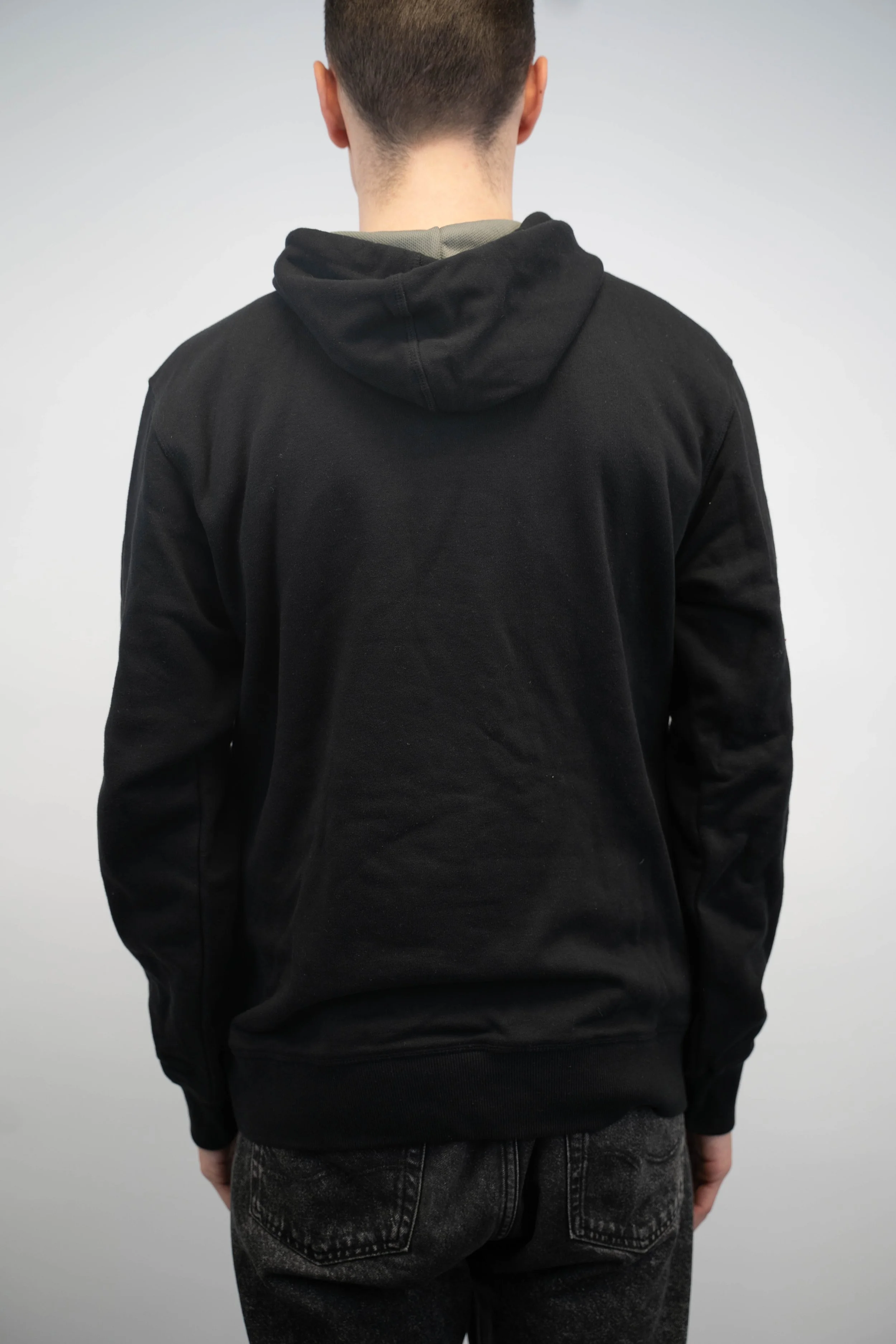 2025-11-16_Hans Kvam_Merch-118.jpg