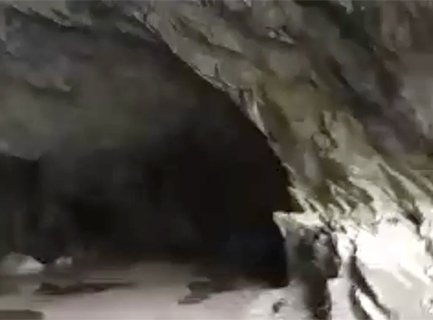The furthest I could get into the cave without completely losing signal.