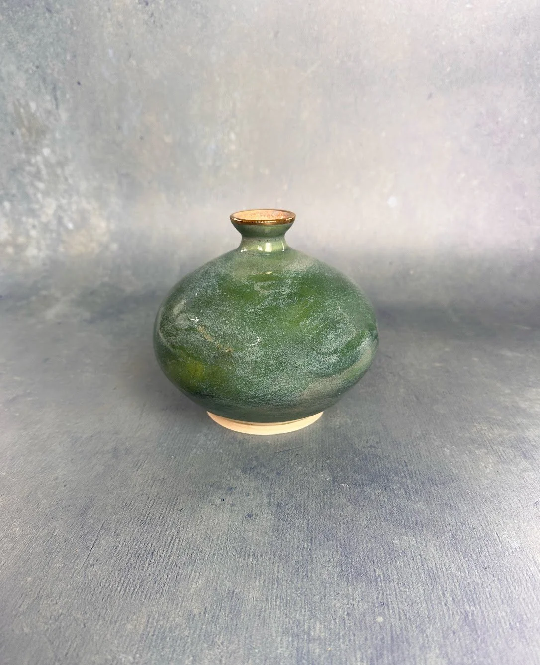 greenvase4.jpg
