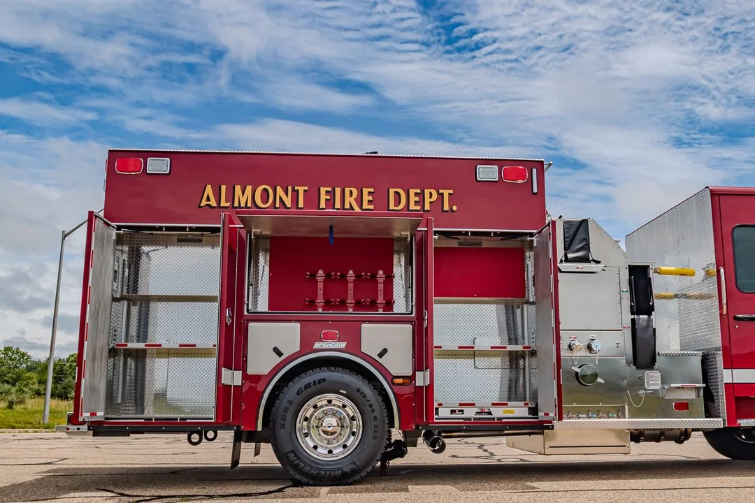 1657 Almont web (9 of 16).jpg