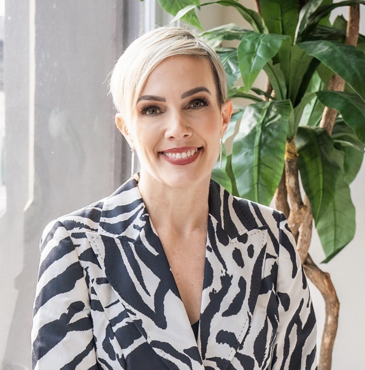 EPISODE 6: The Graceful Edge with Funeral Director Laura Wagner