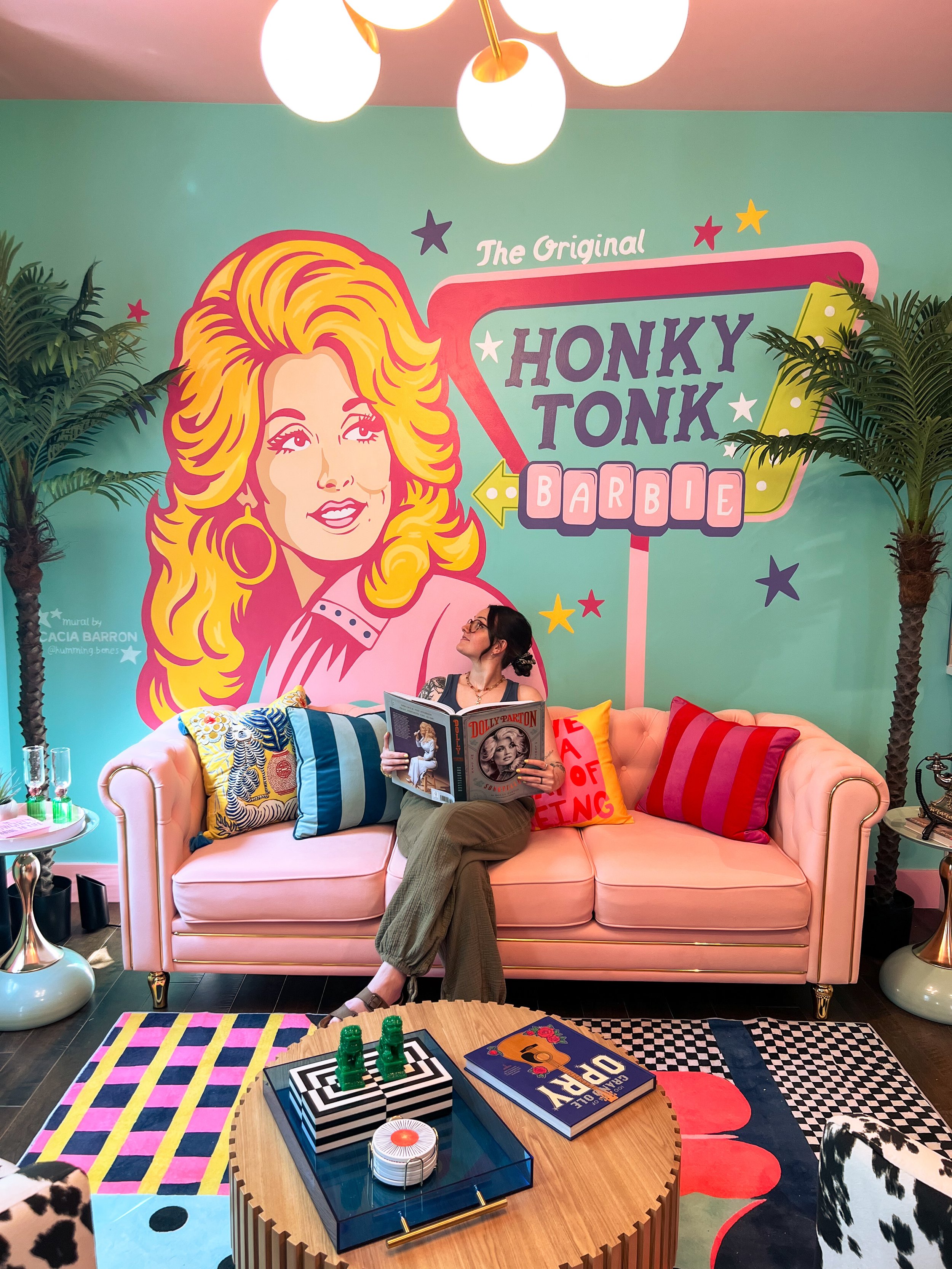 acacia-barron-humming-bones-studio-dolly-parton-mural-nashville.jpg