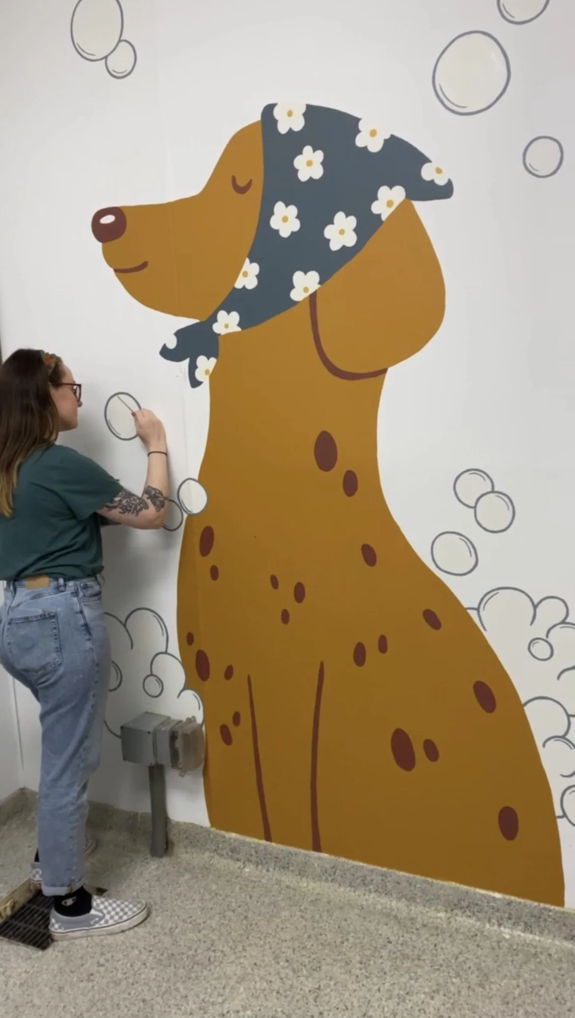 Nashville-dog-grooming-salon-mural-acacia-barron-humming-bones-studio.jpg