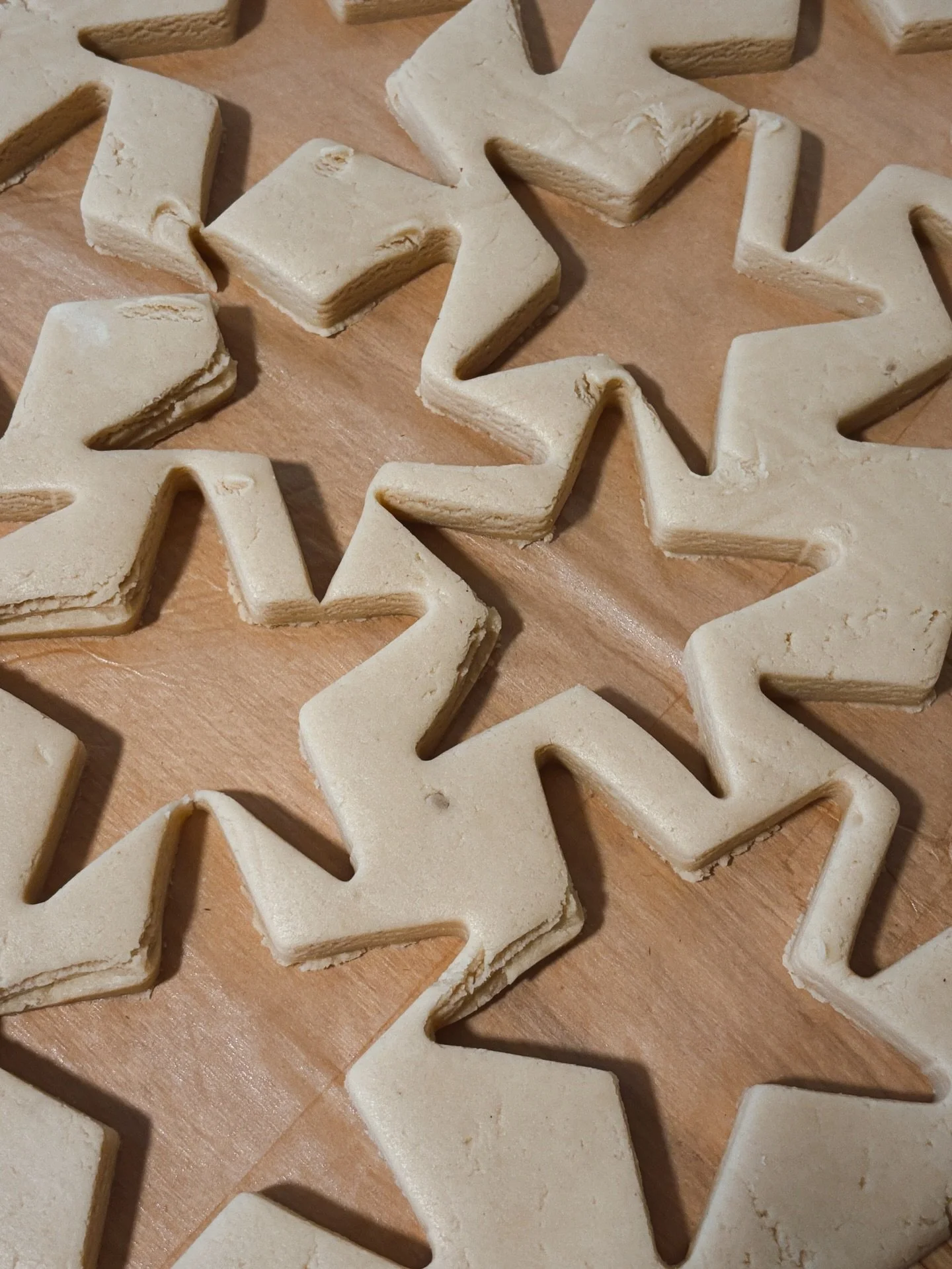 a literal star moment ⭐️🪩🩷✨
happy 10th birthday to our friends @drinklaterlater 🧁
.
.
.
#starcake #elpaaocakes #cake