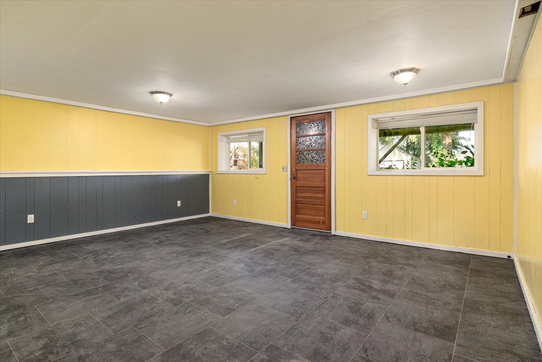 09-706 S Washington Ave Viroqua--10.jpg