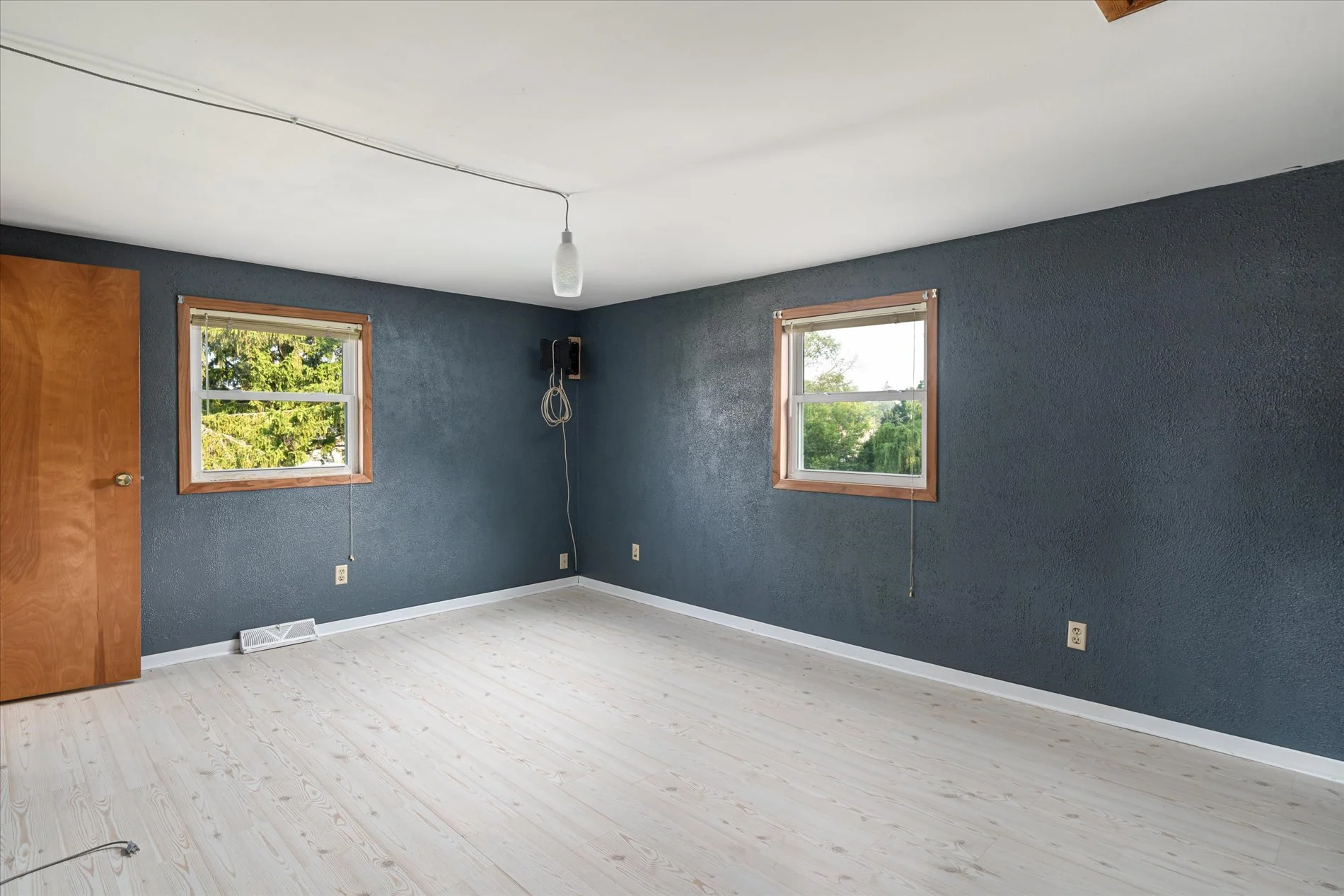05-706 S Washington Ave Viroqua--14.jpg