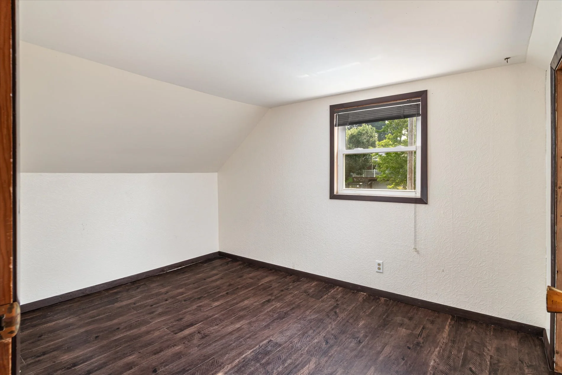07-706 S Washington Ave Viroqua--12.jpg