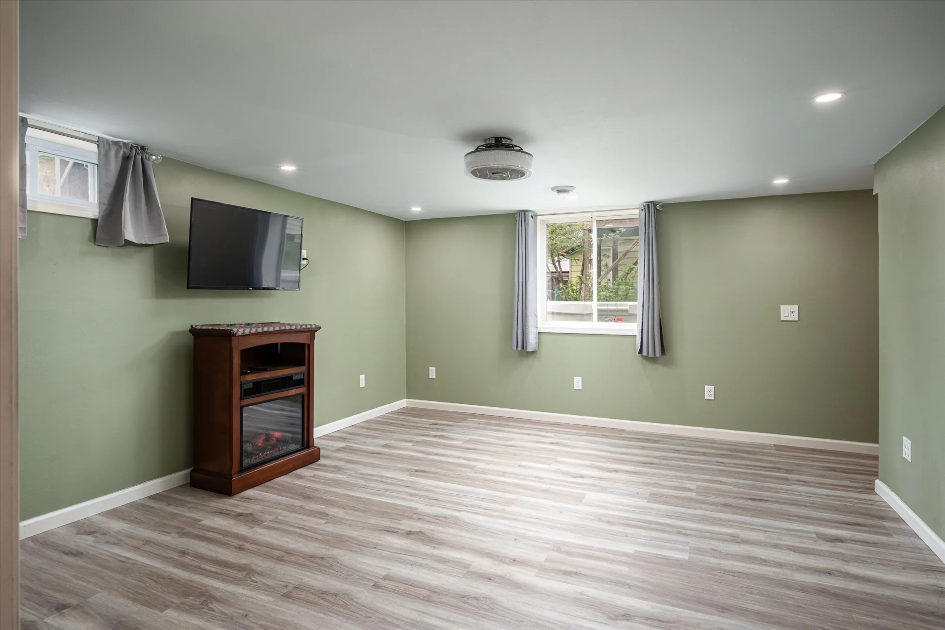 21-316 N E Ave Viroqua--15.jpg