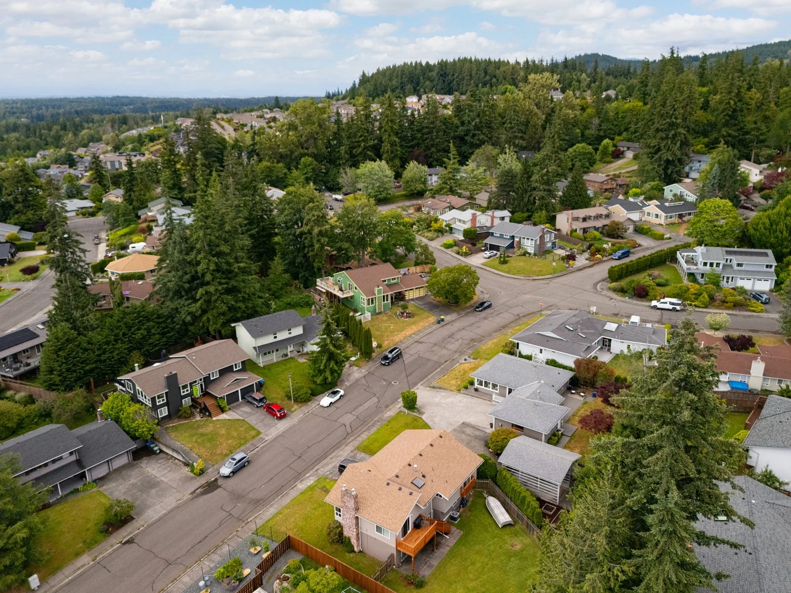 006_3226_Heights_Dr_AERIAL_Alana_Mey.jpg