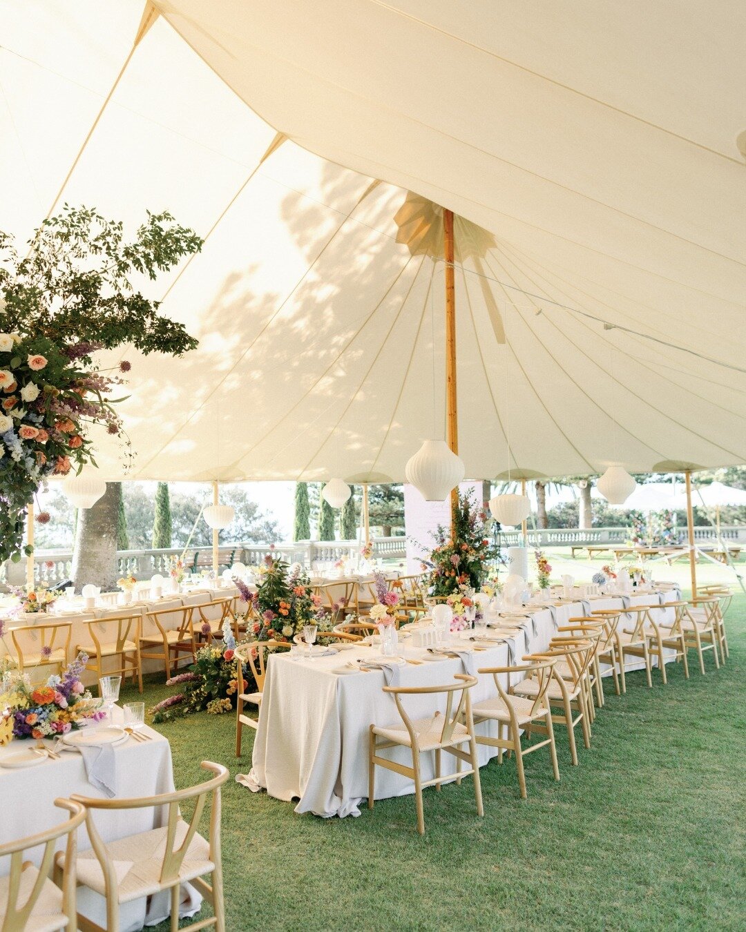 How is this real? 🥹Still obsessing over Georgia and Joe&rsquo;s magical Summer&rsquo;s day earlier this year.
ㅤ
Congrats again lovebirds xxx
ㅤ
Couple @georgiaturner + @joe_welsh
Captured by @natasjakremers
Styling + planning @tiffanykeal_cs
Flowers 