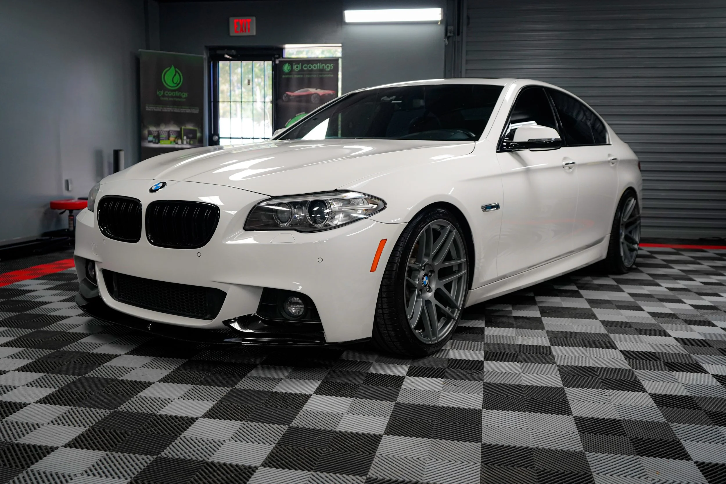 White BMW 528i.JPG