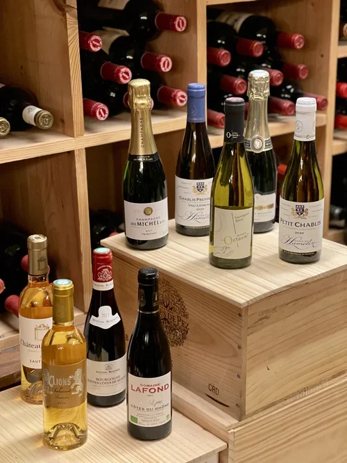 Wein schenken: Weihnachtszeit im Caves du Midi