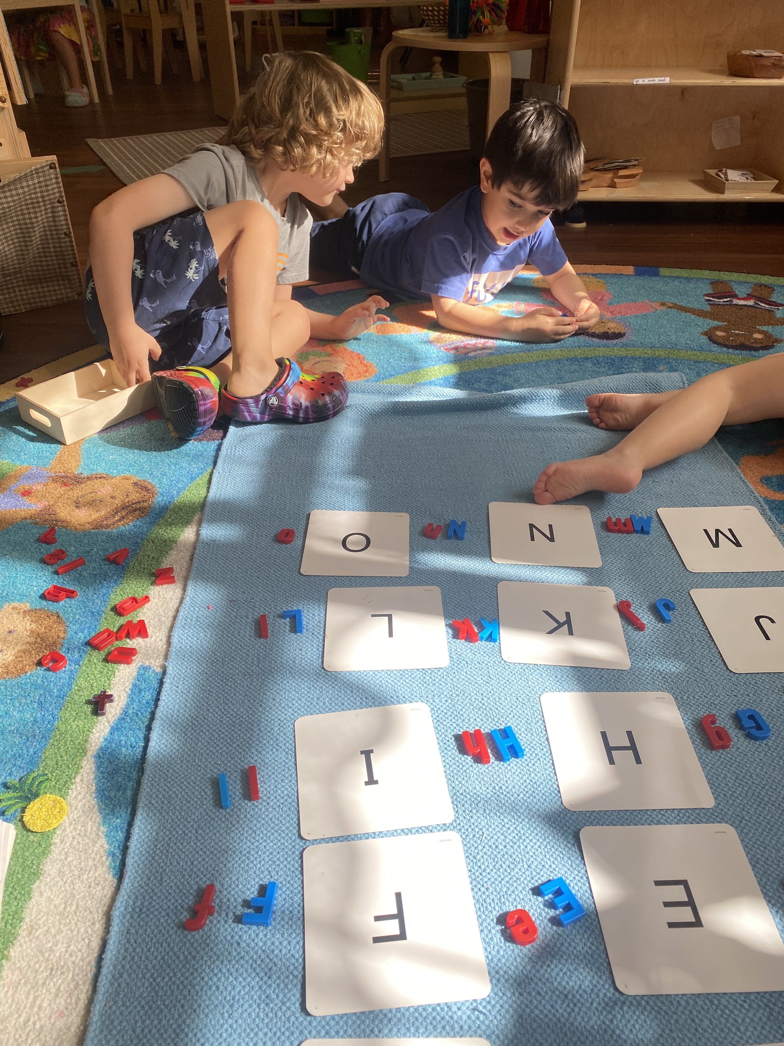Explore South Austin Montessori school programs. Offering Spanish immersion, dance and movement classes, art, and more.