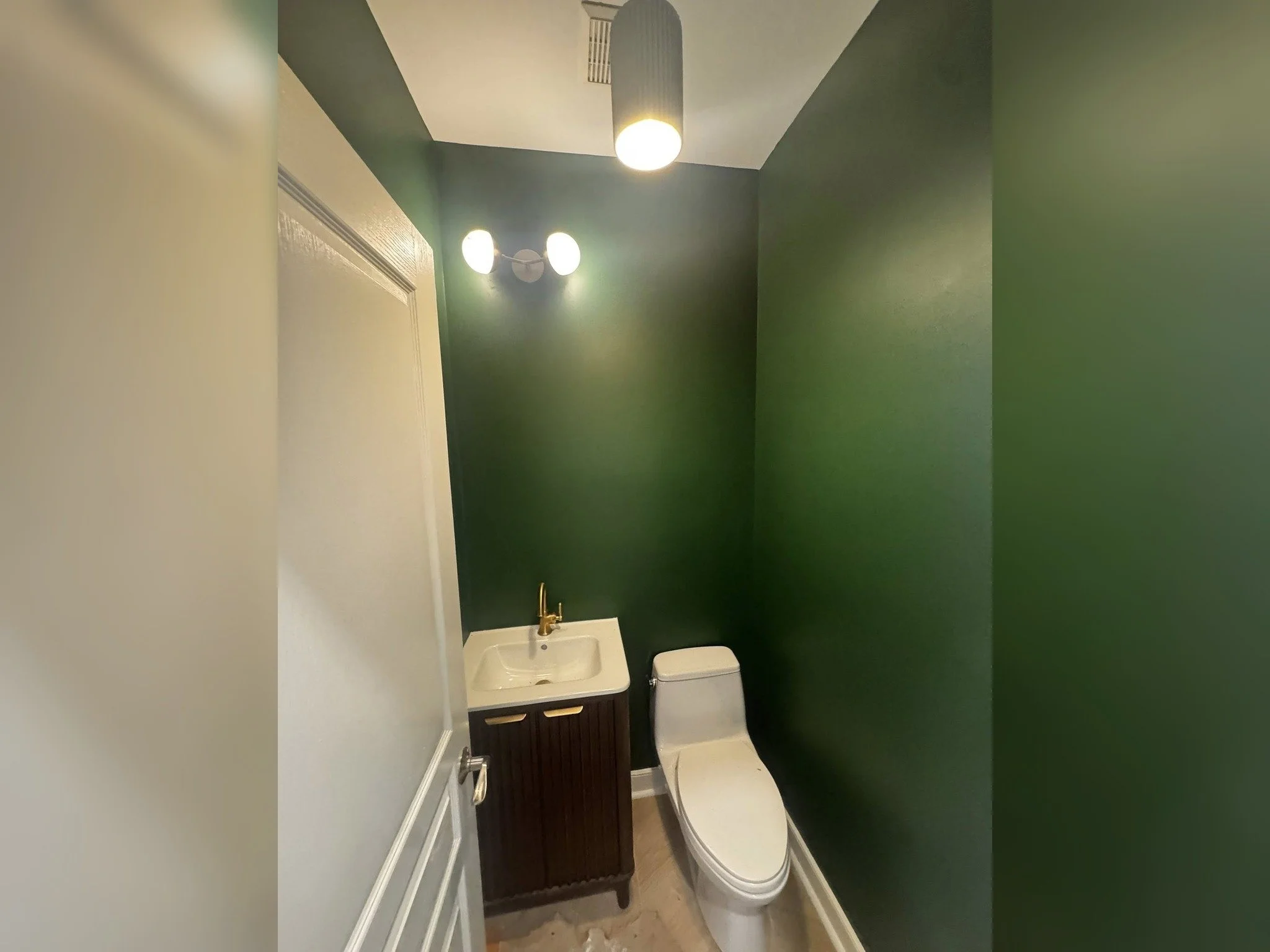 bathroom painted near philadelphia pa