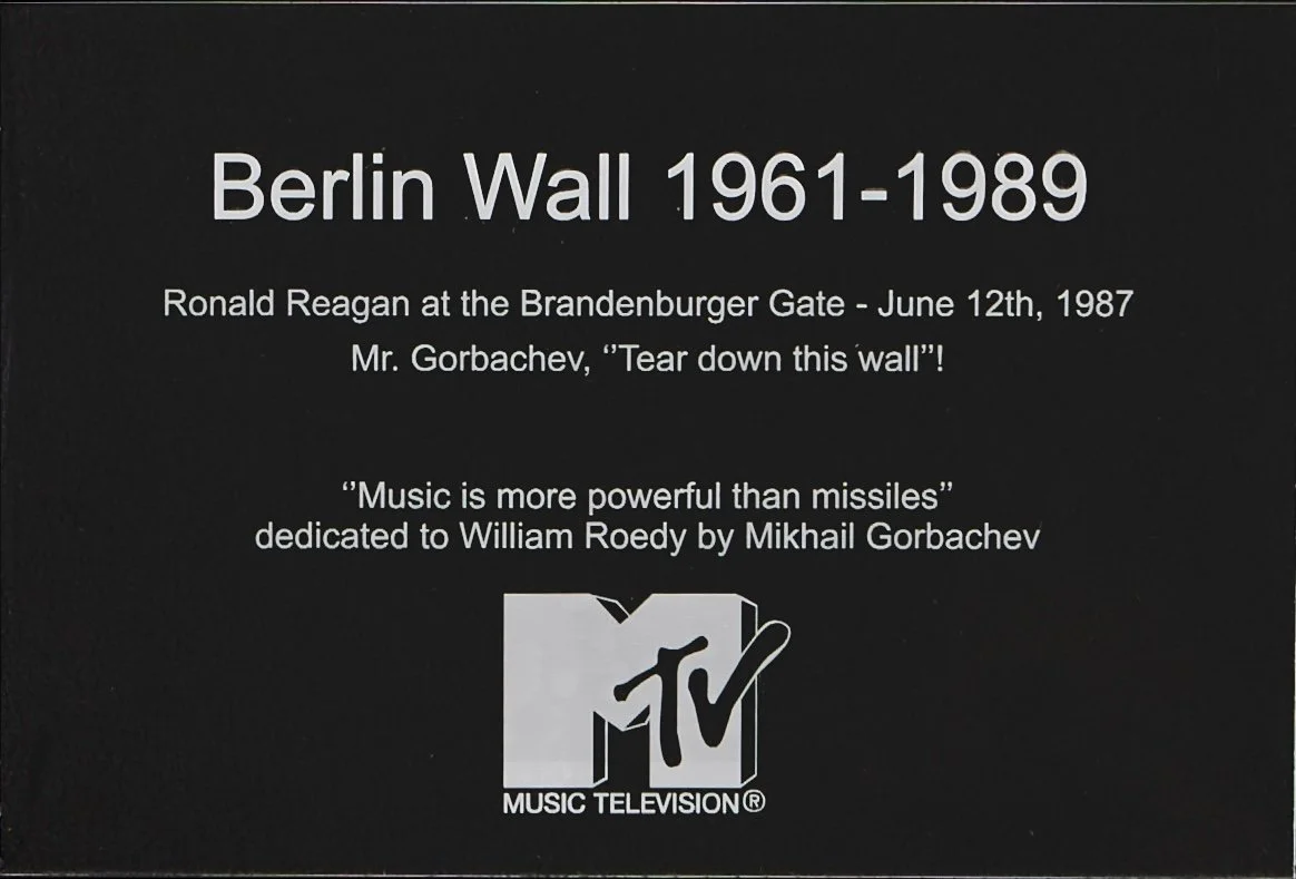 2009 Berlin wall anniversary plaque with Reagan quote