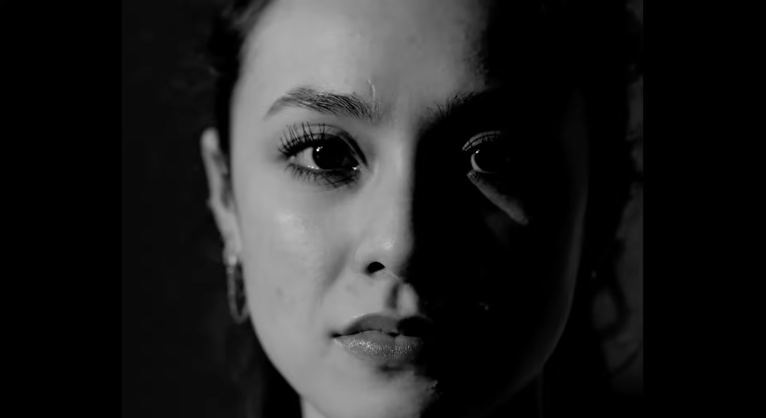 Iris (2023)