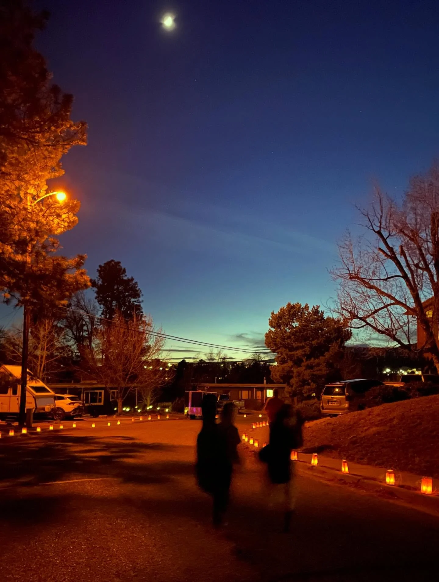 Neighborhood farolito party. 🕯️