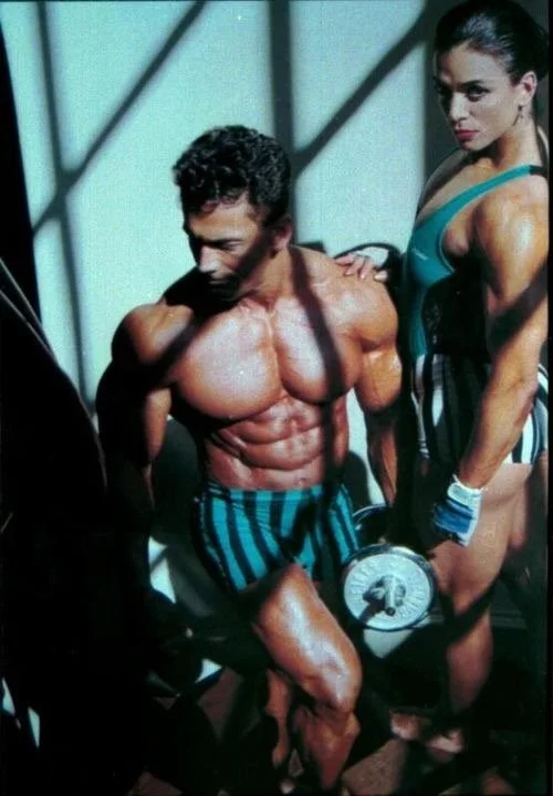 One of the greatest to ever compete and one of my favorites to work with, Lee Labrada. 
Consummate Professional and a true Texas gentleman.
Here we are working with photographer, Bob Gardner in a Beverly Hills Mansion Weider Publications rented out f