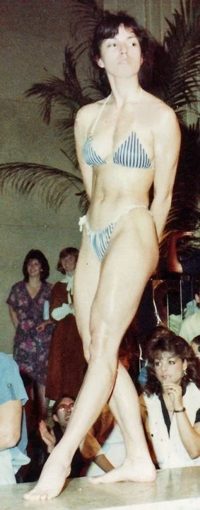 Very first bodybuilding show in Alberta, Canada. @ 1984
Little amatuer show .. no tan, no oil, no clue!
BUT I WON!! 😂
