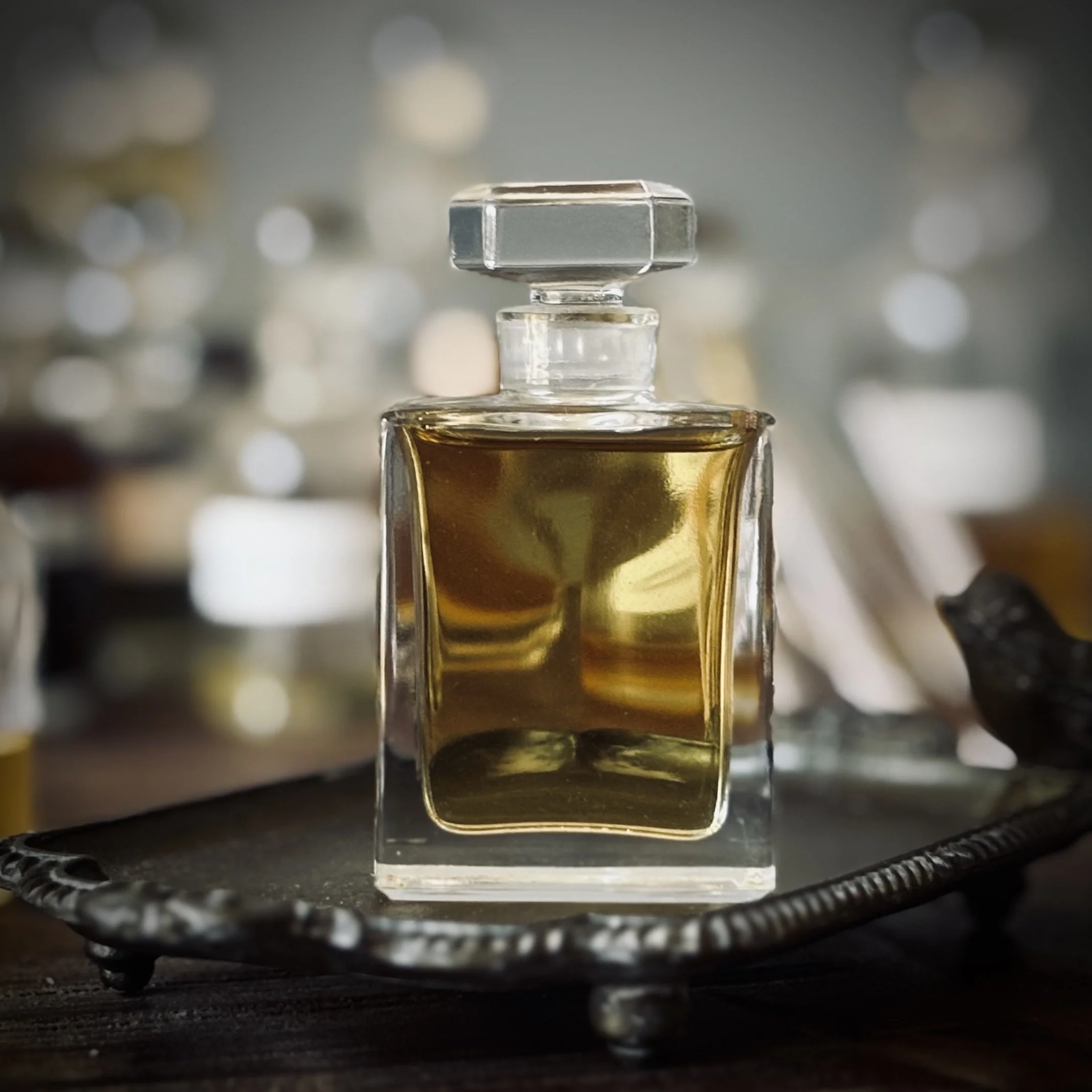 A Natural Perfume Ritual for Emotional Balance