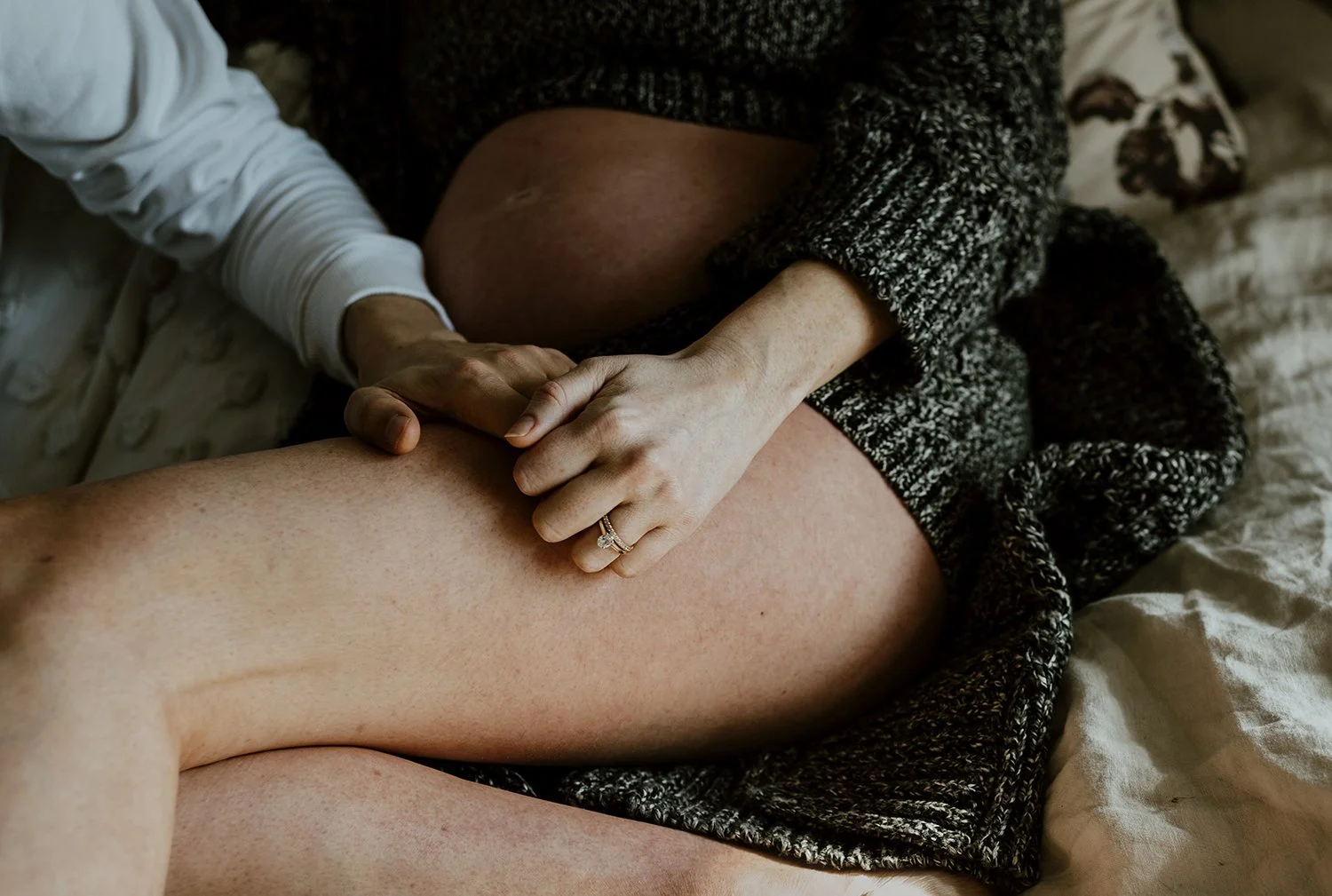 documentary style motherhood photographer in toronto