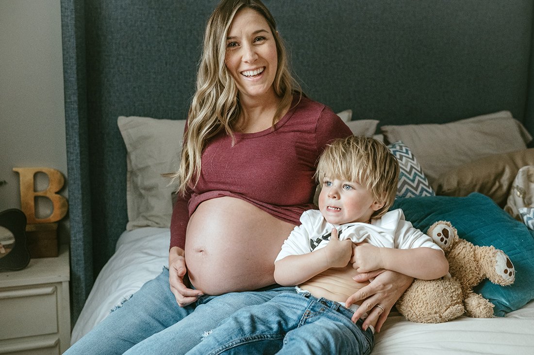 maternity photographer in toronto ontario