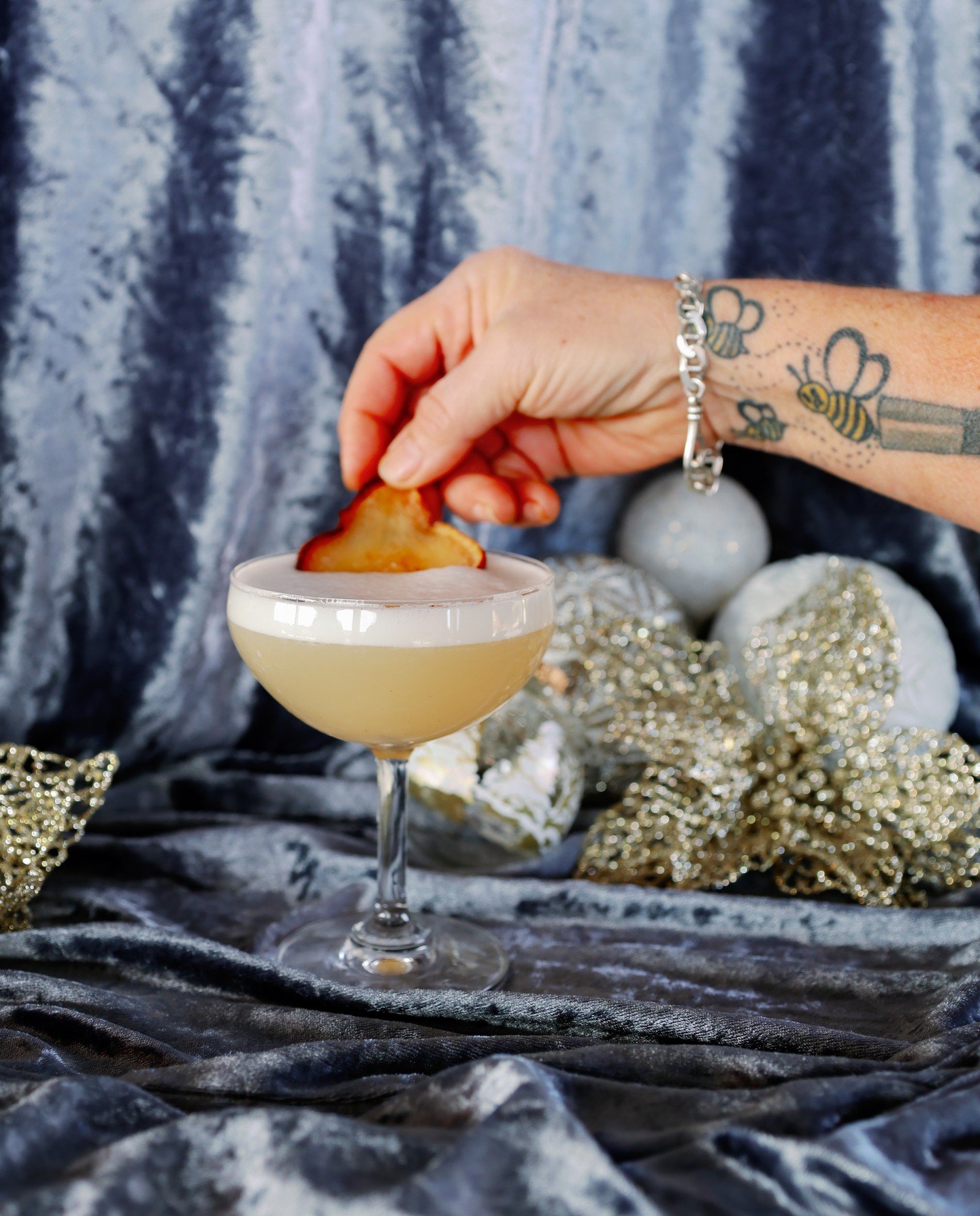&rsquo;Tis the season for frosted martini glasses and perfectly crafted holiday cocktails 🍸