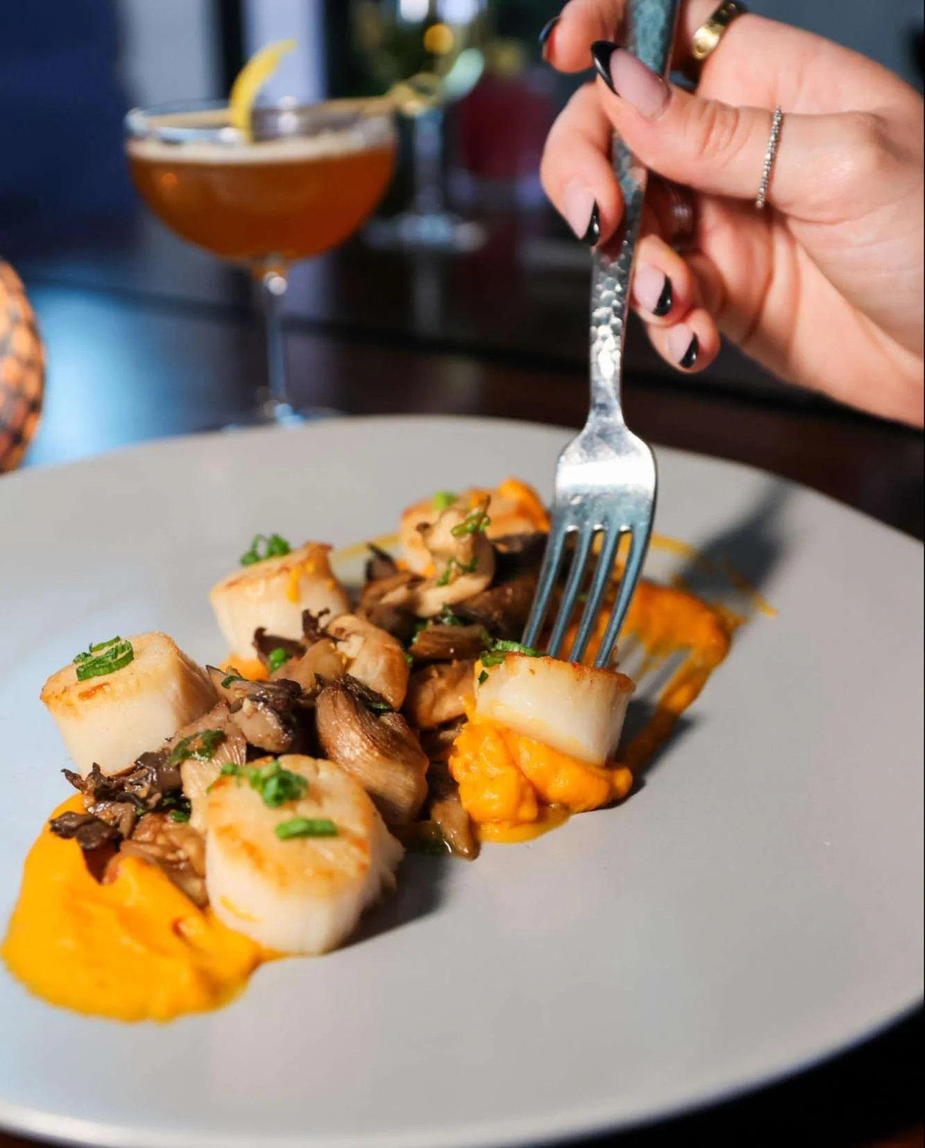 Good things come in small, seared packages, just like our Pan-Seared Hokkaido Scallops.

Served with miso sweet potato pur&eacute;e, soy-glazed oyster mushrooms, and scallions.