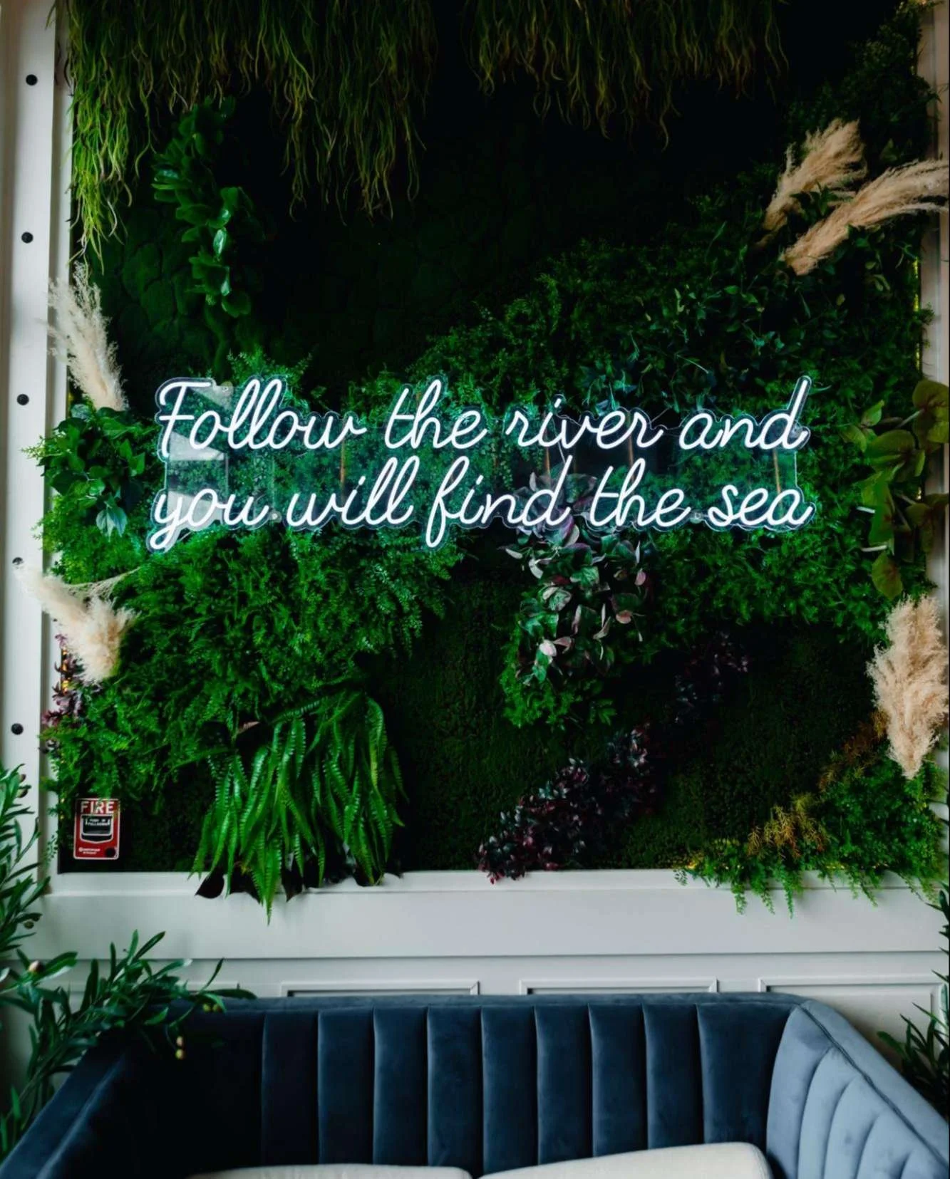 Follow the river, and you&rsquo;ll find the sea&hellip; and your new favorite dinner spot. 🍴