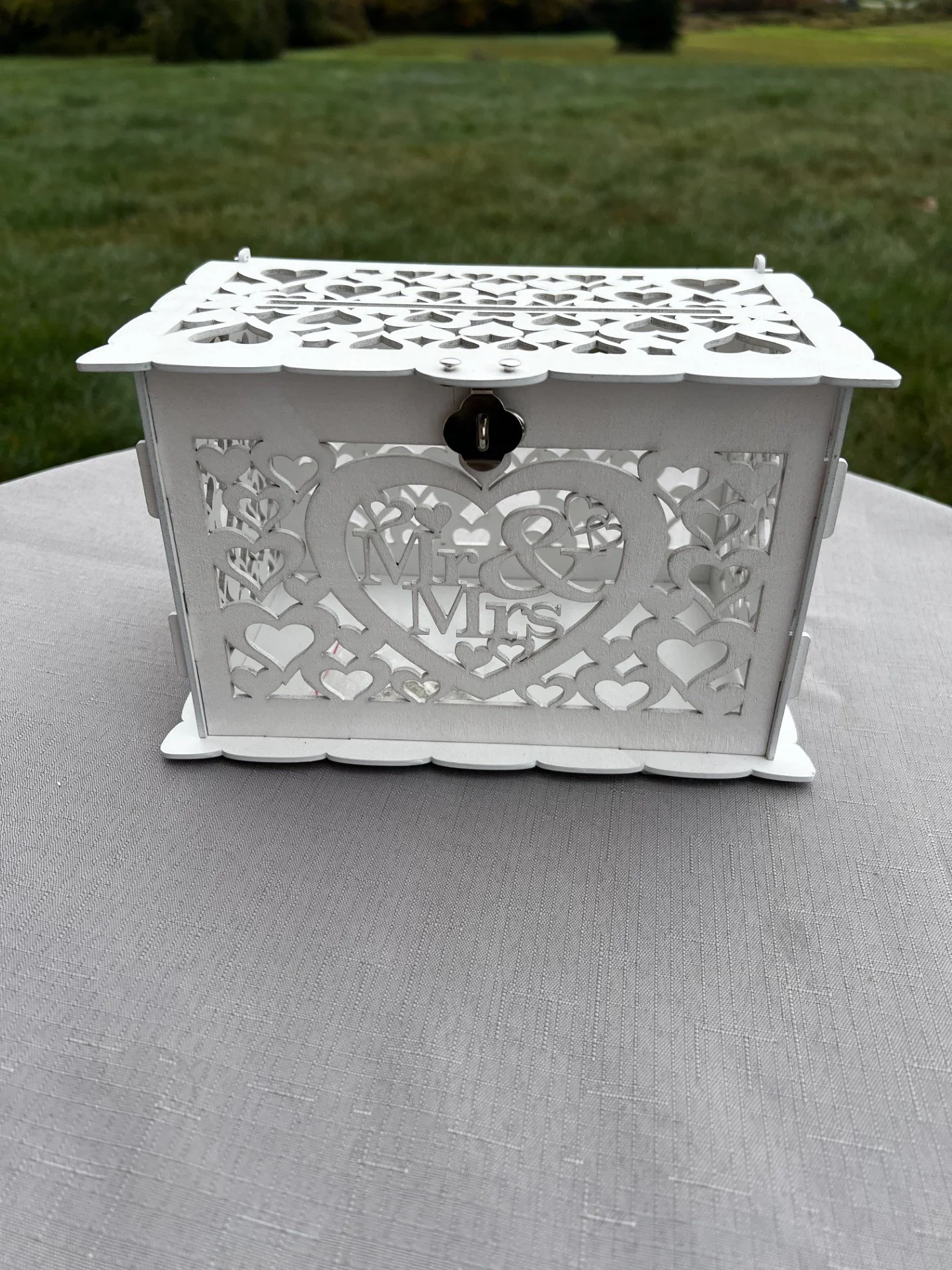 WhiteCardBoxWHearts.jpg