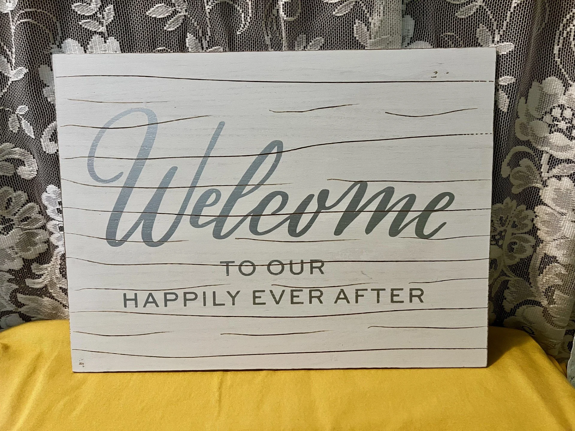 WhiteWelcomeSign.jpg