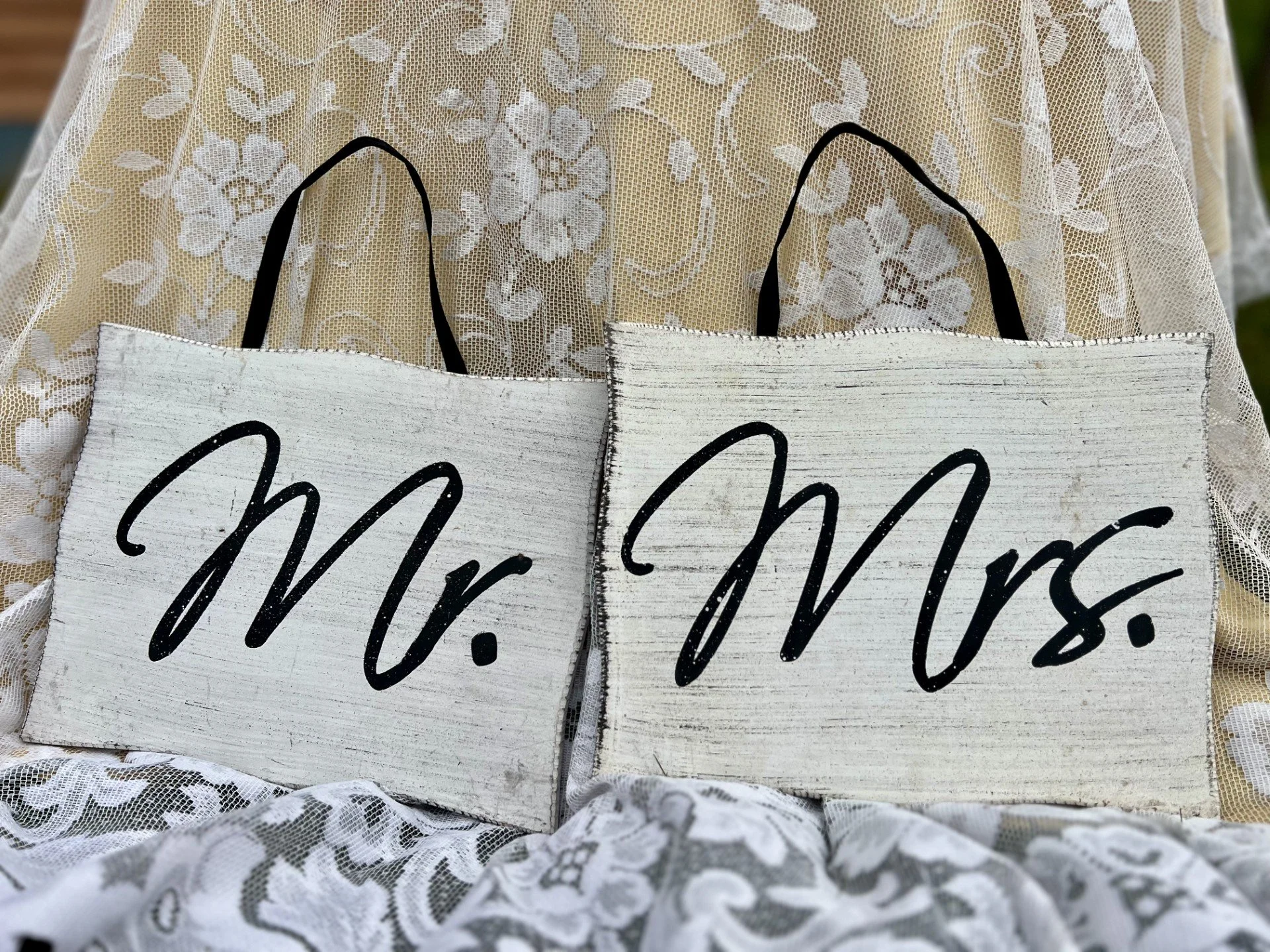 Mr & Mrs Hanging Signs