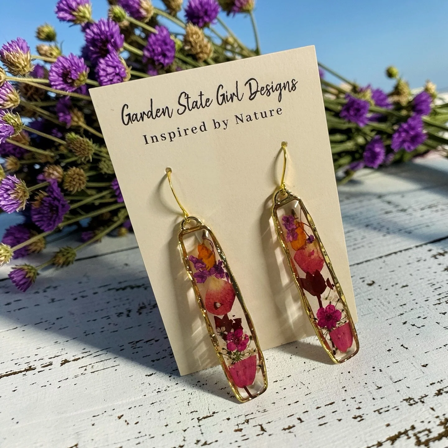 #botanical #wearableart #gardenstate #hypoallergenic #unique #oneofakind #gardenstate #jewelry #earrings #necklaces #bracelets #hairaccessories #bookmarks #suncatchers #crafts #realflowerjewelry
#birthmonthflowers #flowerrings #shopsmall #floralframe