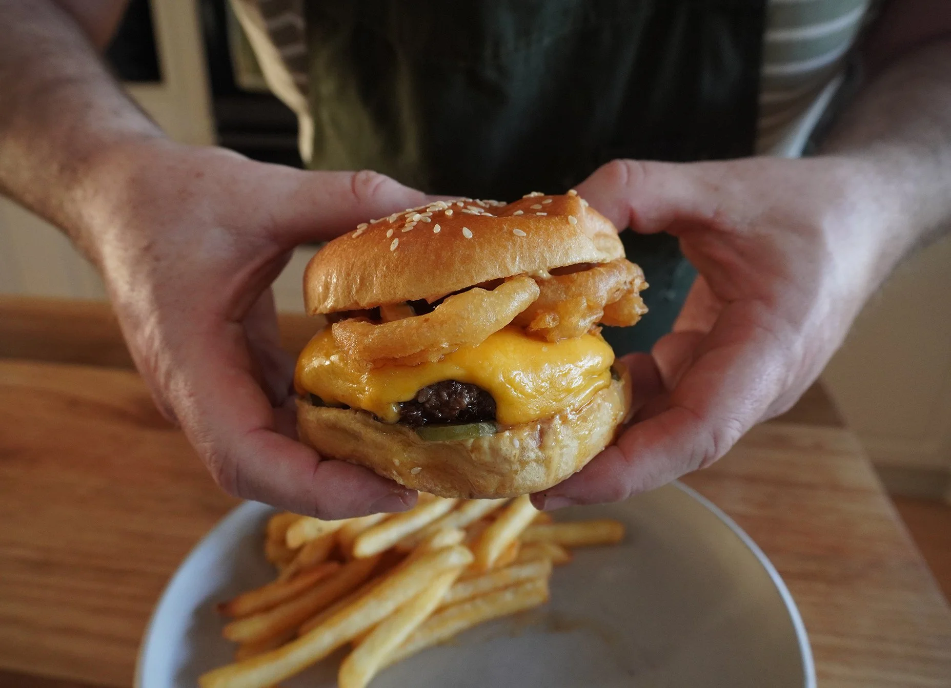 Pub-Style Cheeseburger