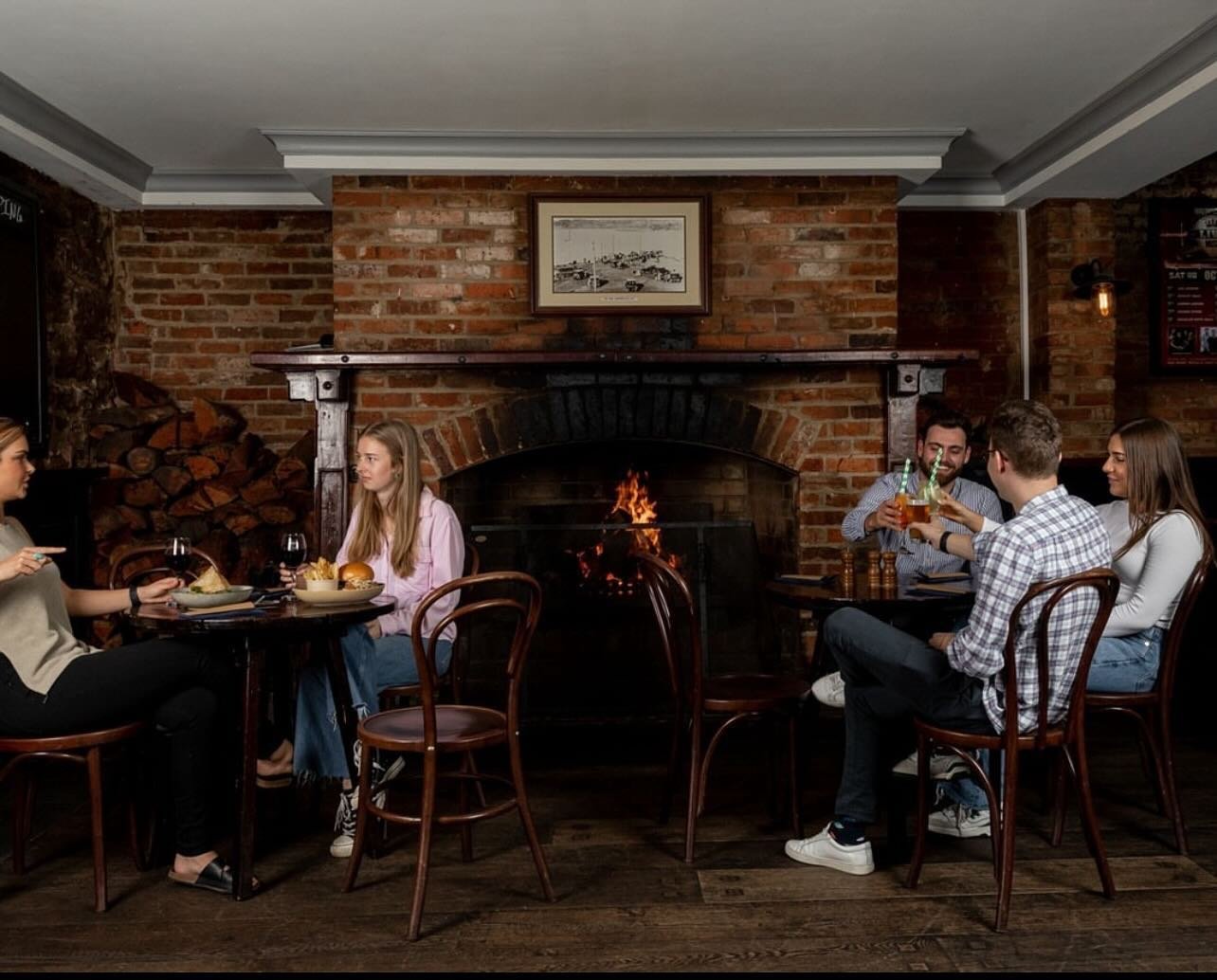 Keep warm this winter in the Tavern. The perfect place hot enjoy a pot and Parma over some good conversation with your mates

No bookings necessary