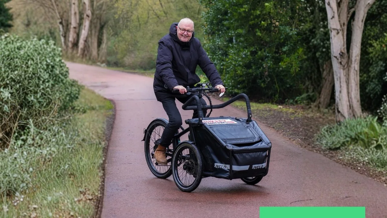 Från balansproblem till frihet: hur en trehjulig el-lådcykel förändrade vardagen
