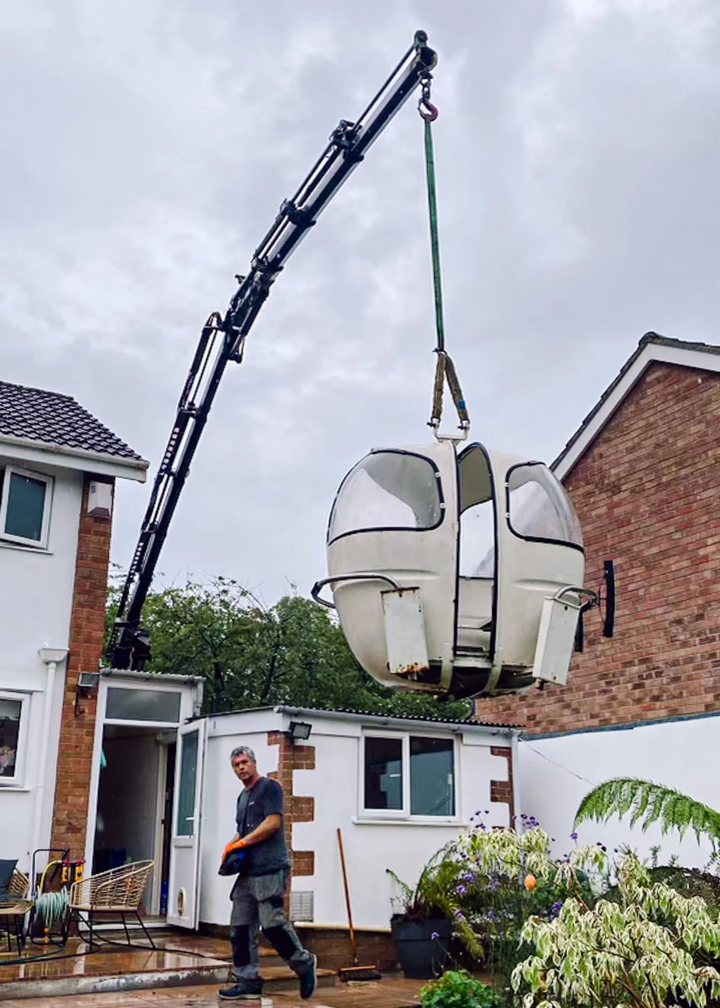 C.P. Duck Haulage crane-assisted haulage lifting ski lift pod into back garden — Somerset, Wiltshire and Dorset