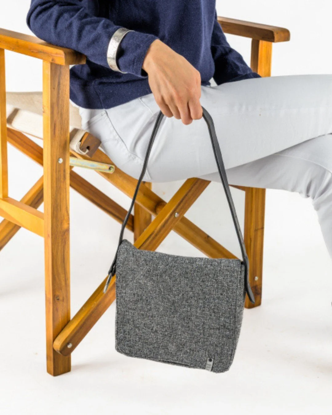 Meet Sentacia - Mottled Grey 🤍

A little larger than her sister bags Tobiana and Coquetta &mdash; just enough room for those extra day-out essentials.

Hand-crafted in England from soft, premium upholstery fabric and lined with neutral woven cotton,