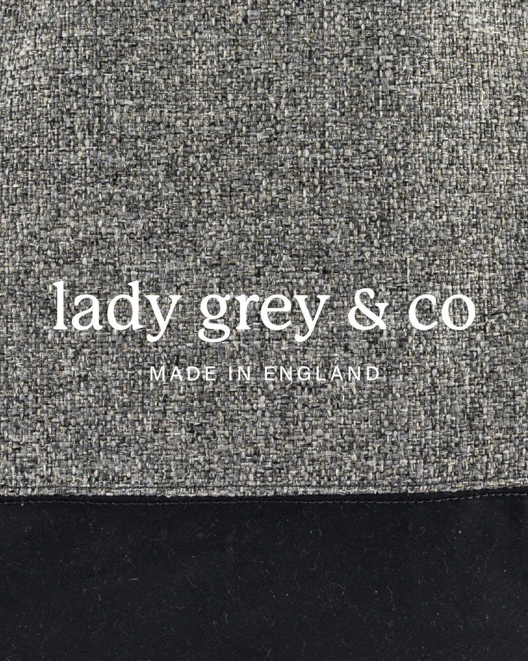 Meet the Polisiosa Tote - Mottled Grey ✨

The perfect companion for a day out, roomy enough for light shopping, refined enough to go anywhere.

Crafted by hand in England, each handle is made from the running reins of a pony&rsquo;s bridle, leather w