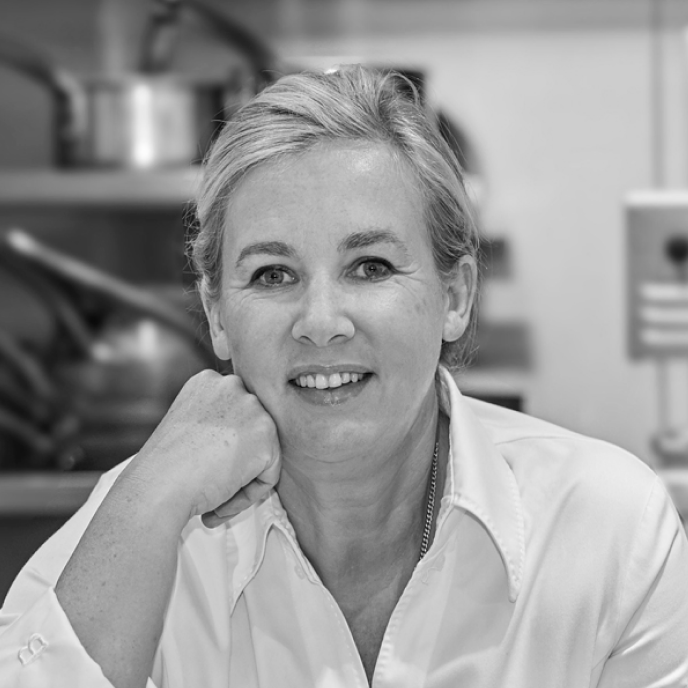 Hélène Darroz