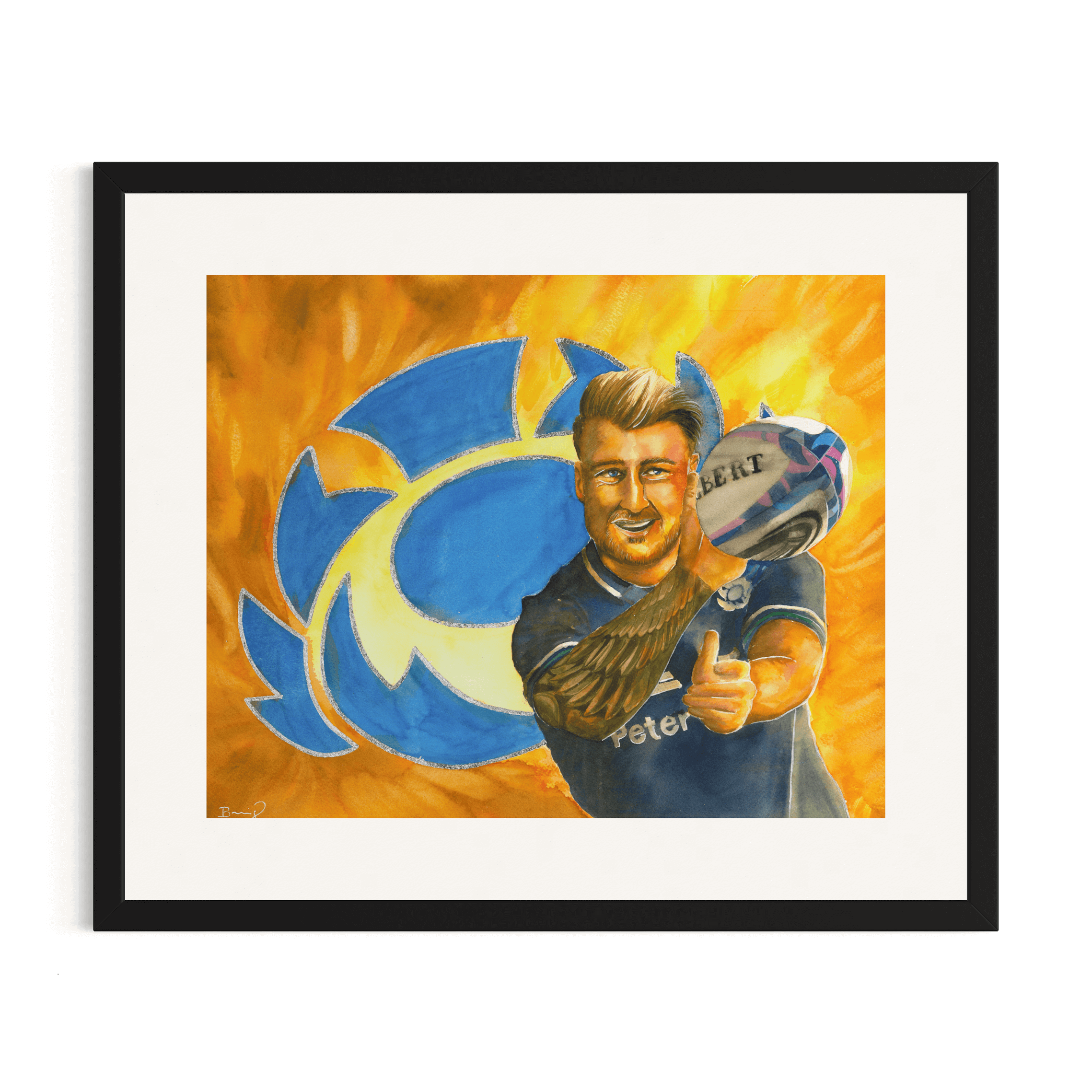 Tirage d'art encadré personnalisé du joueur de rugby écossais Stuart Hogg dans son maillot bleu marine avec un ballon de rugby. Comprend l'emblème du Chardon argenté embelli à la main, un passe-partout personnalisé et un cadre noir.