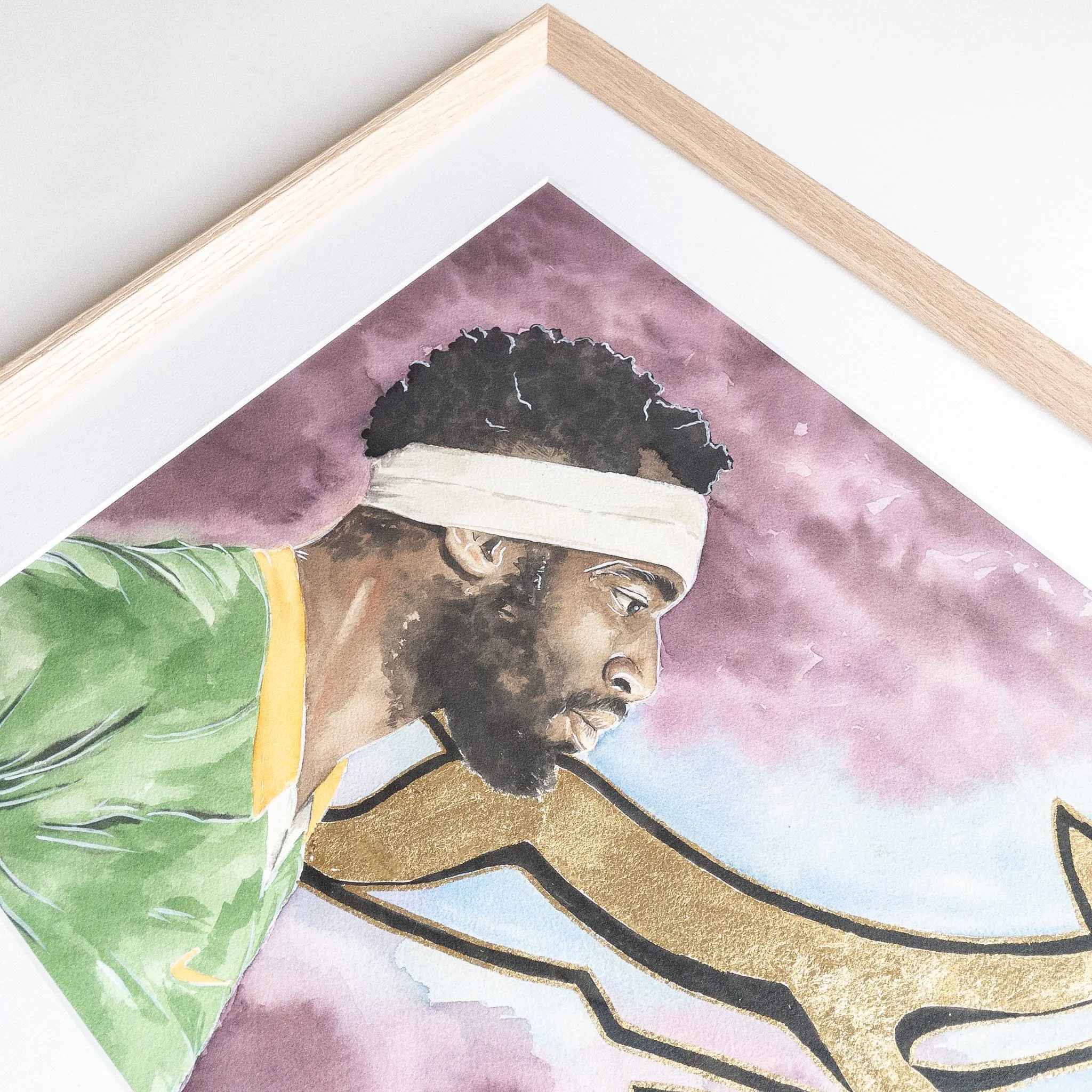 Portrait de Siya Kolisi en aquarelle, cadre chêne naturel, vue en perspective