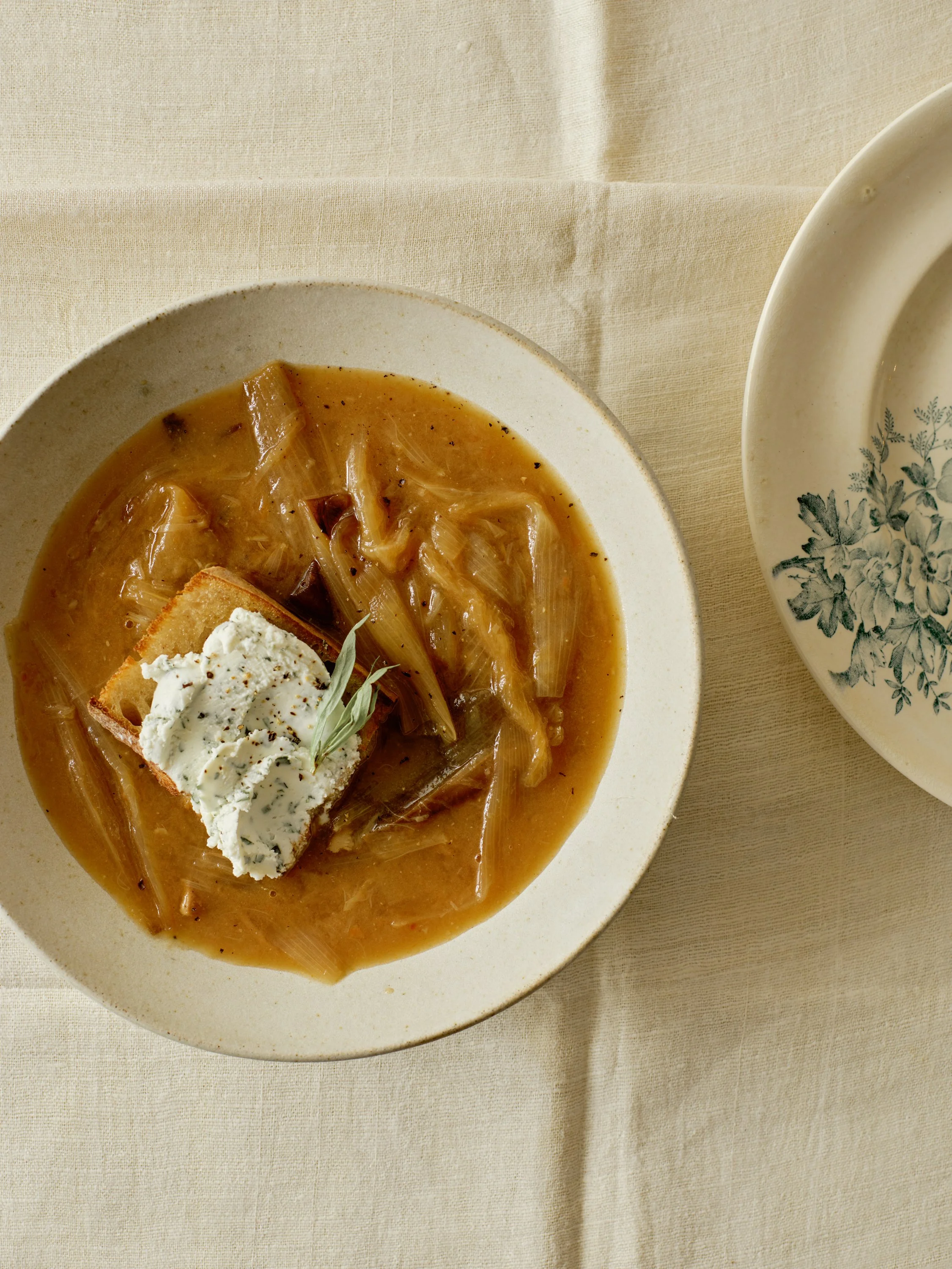 Shot57-BakedShallotSoupTarragonToast_010.jpg
