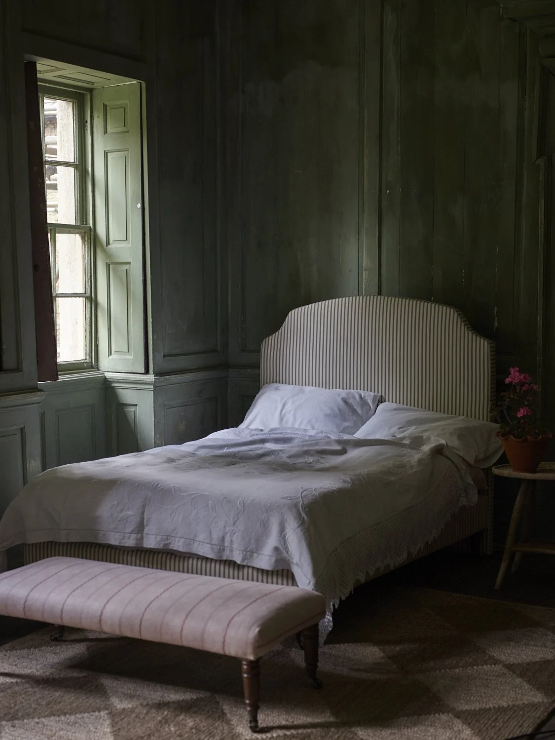 2022_09_20_Rowen&Wren_S12_LenonBed_542.jpg