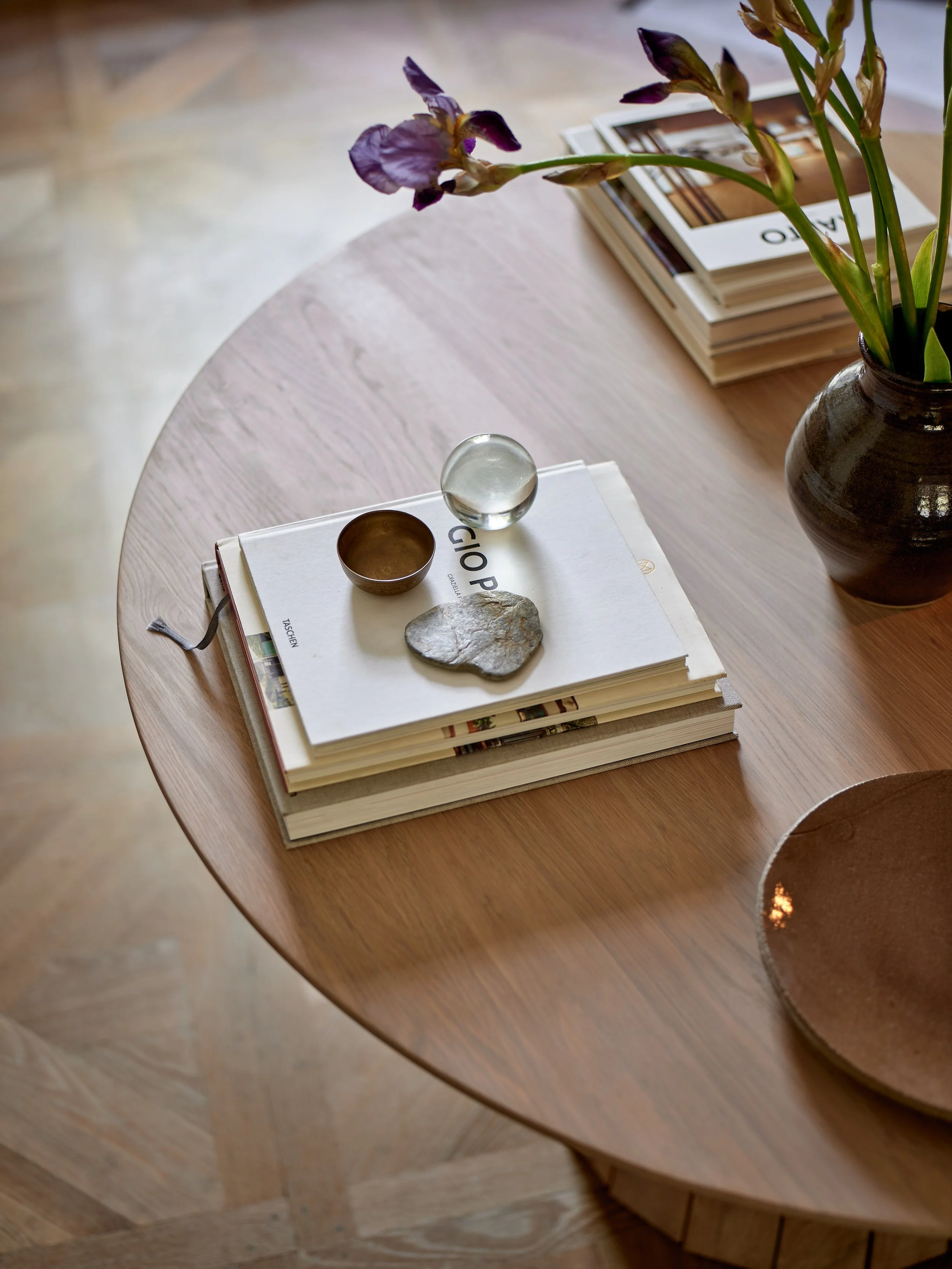 PEDESTAL_TABLE_120_AD_05_0105.jpg