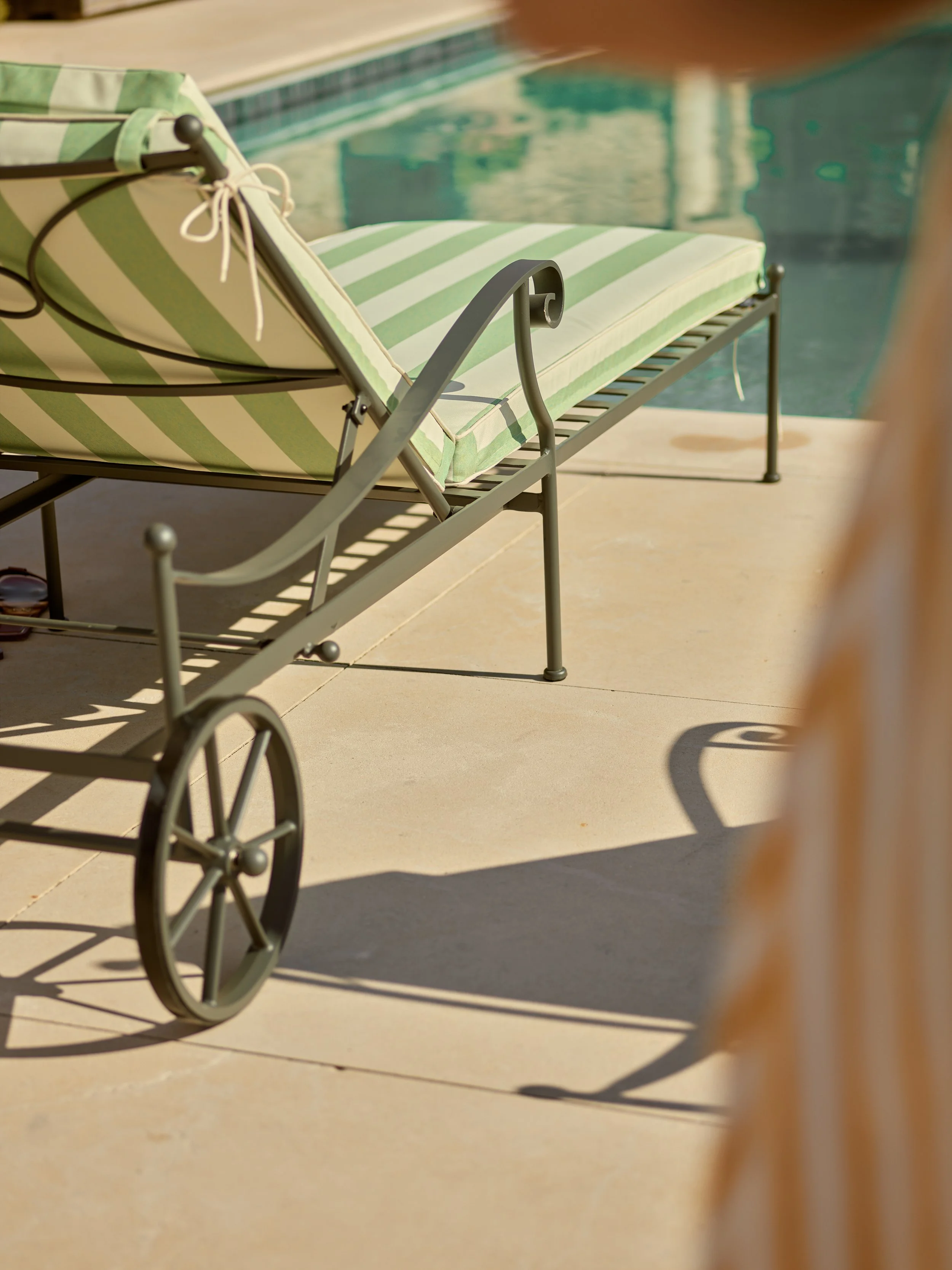 GARDEN_CHELTENHAM_SUNLOUNGERS_487.jpg