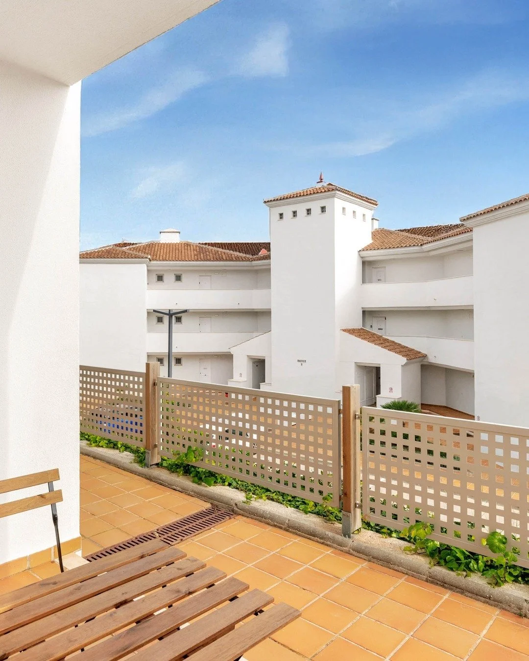 Small Oasis B5 | Manilva

This convenient ground-floor apartment, set in a newly completed resort community near La Duquesa marina, is perfect as a holiday home or rental investment.

📍 Asking: &euro;199.000
📍 Built: 68m&sup2;
📍 Terrace: 8m&sup2;
