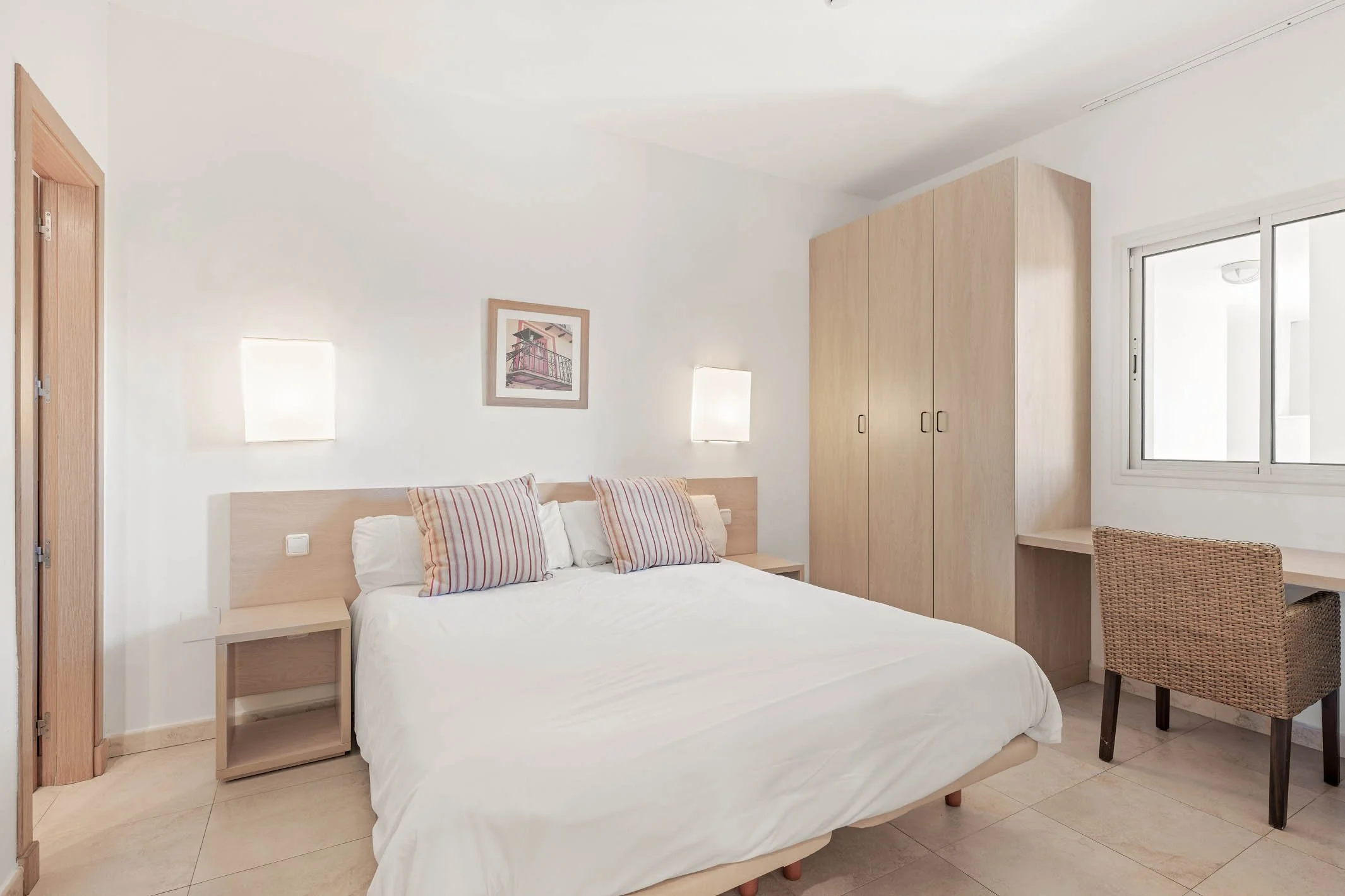 Costa del Sol 8209-10 1.jpg