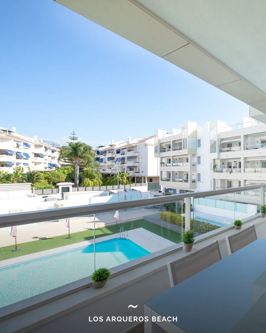 Exclusive | Los Arqueros Beach, San Pedro

Located steps from the beach and San Pedro's lively town centre, this modern three-bedroom apartment puts every amenity within easy walking distance. Featuring a private terrace overlooking the communal pool